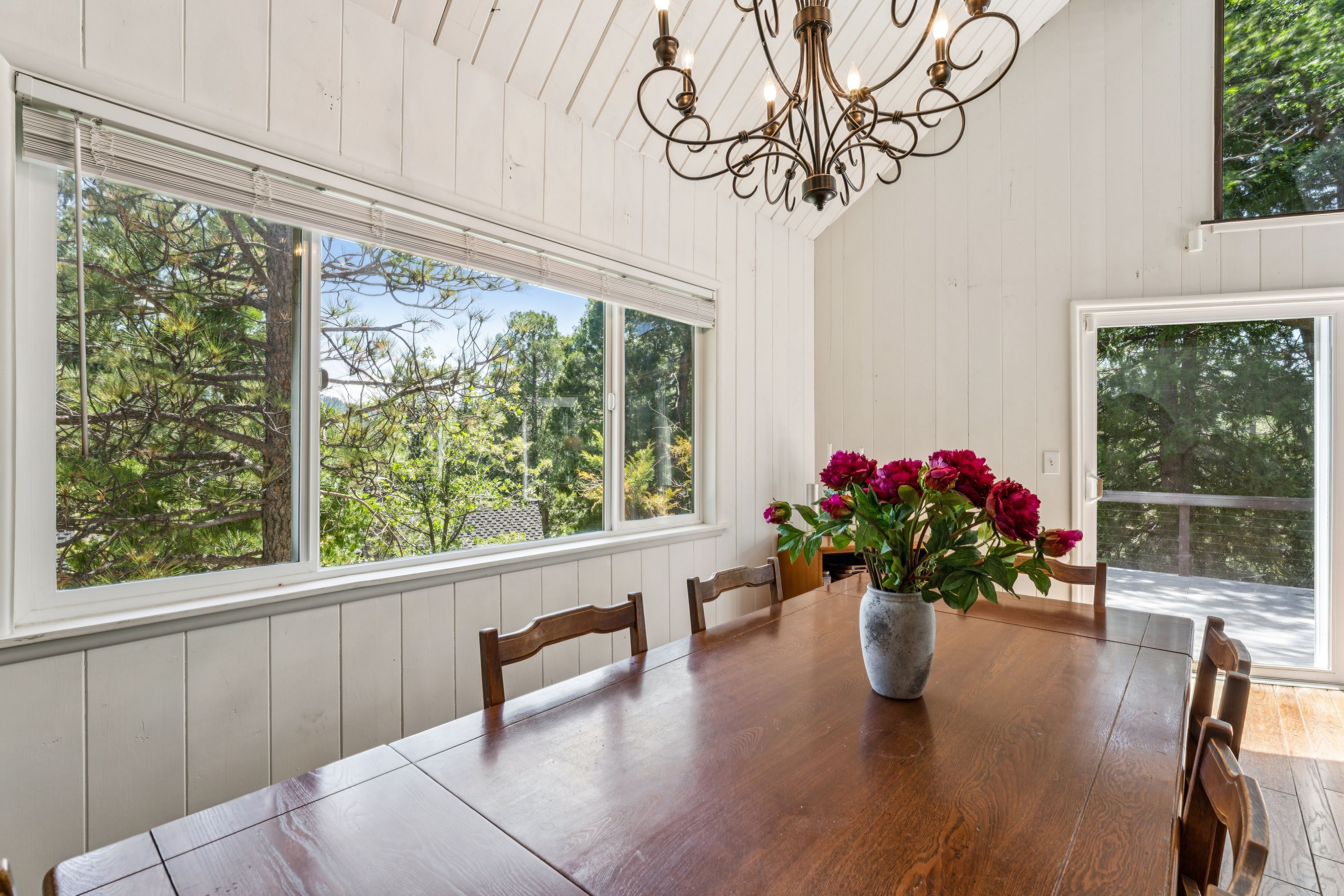  686 Grass Valley Road, Lake Arrowhead, CA 92352 - 物件實景