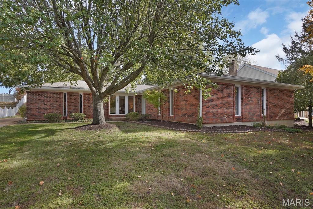 Ellisville, Missouri, 63011, United States, 4 Bedrooms Bedrooms, ,3 BathroomsBathrooms,Residential,For Sale,1989031