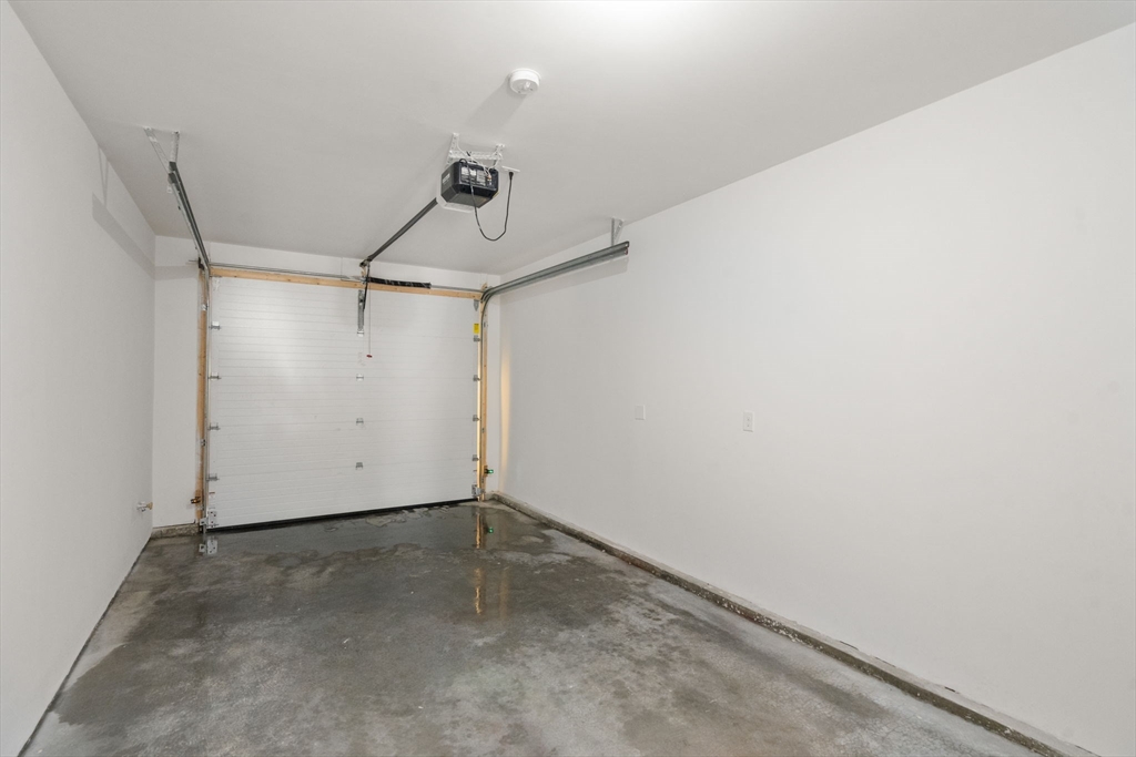 Worcester, Massachusetts, 01606, United States, 3 Bedrooms Bedrooms, ,3 BathroomsBathrooms,Residential,For Sale,1905878