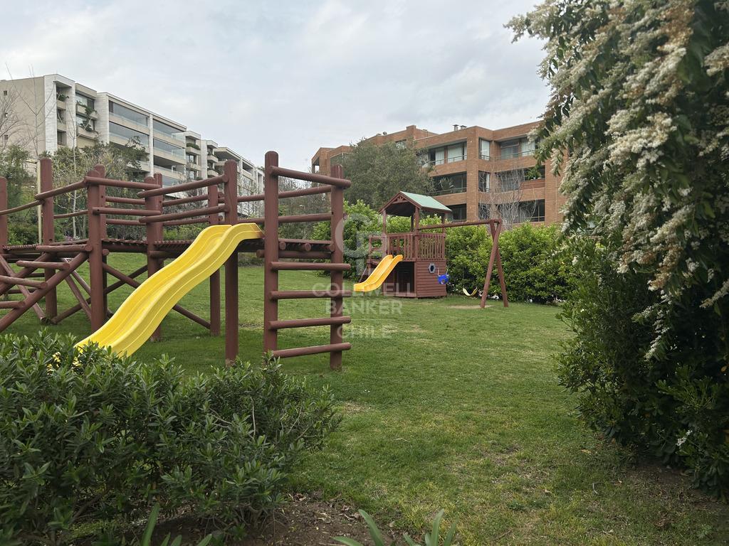 Vitacura, Chile, 5 Bedrooms Bedrooms, ,4 BathroomsBathrooms,Residential,For Sale,1966854
