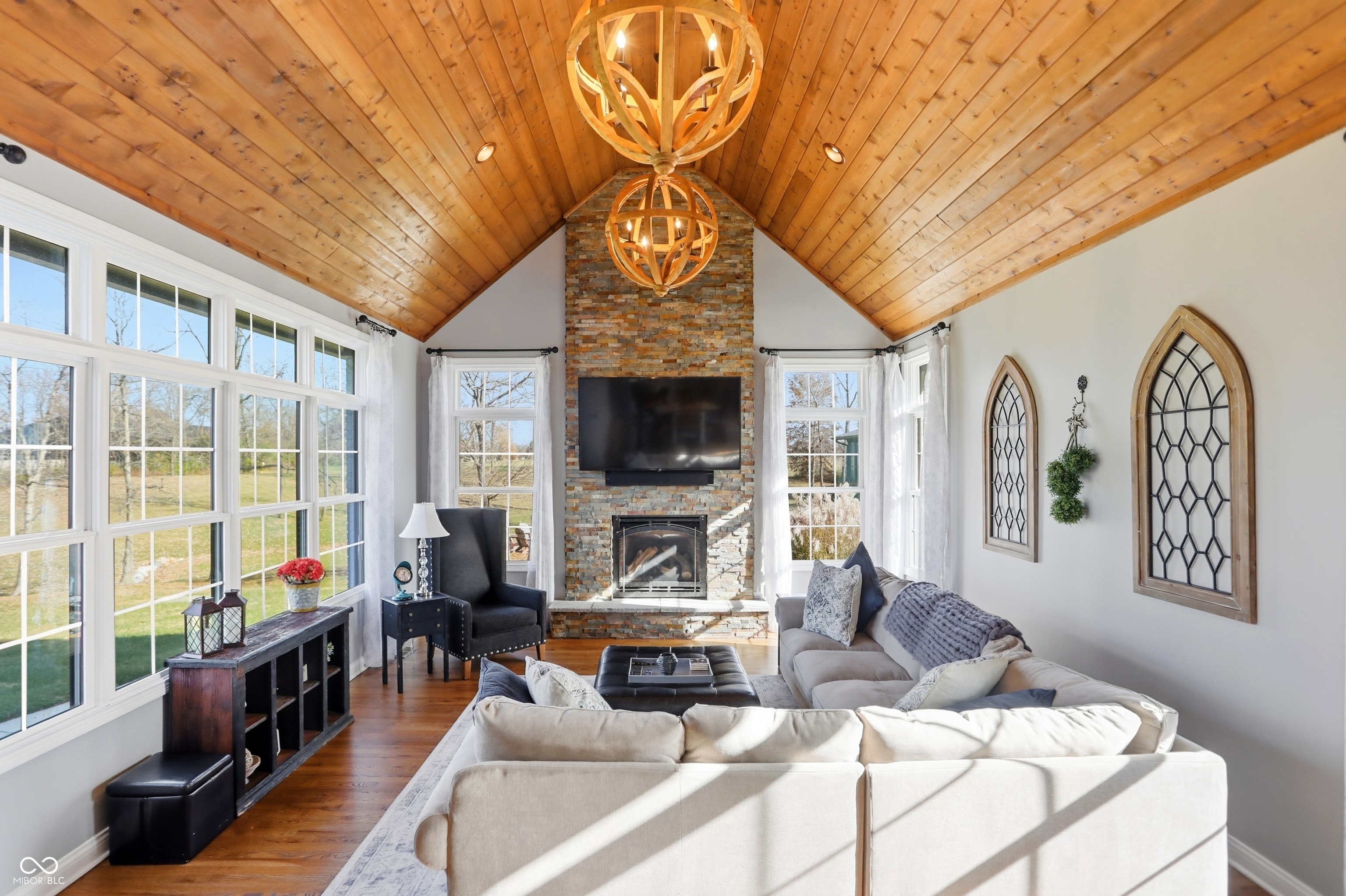 Bargersville, Indiana, 46106, United States, 5 Bedrooms Bedrooms, ,6 BathroomsBathrooms,Residential,For Sale,1992401