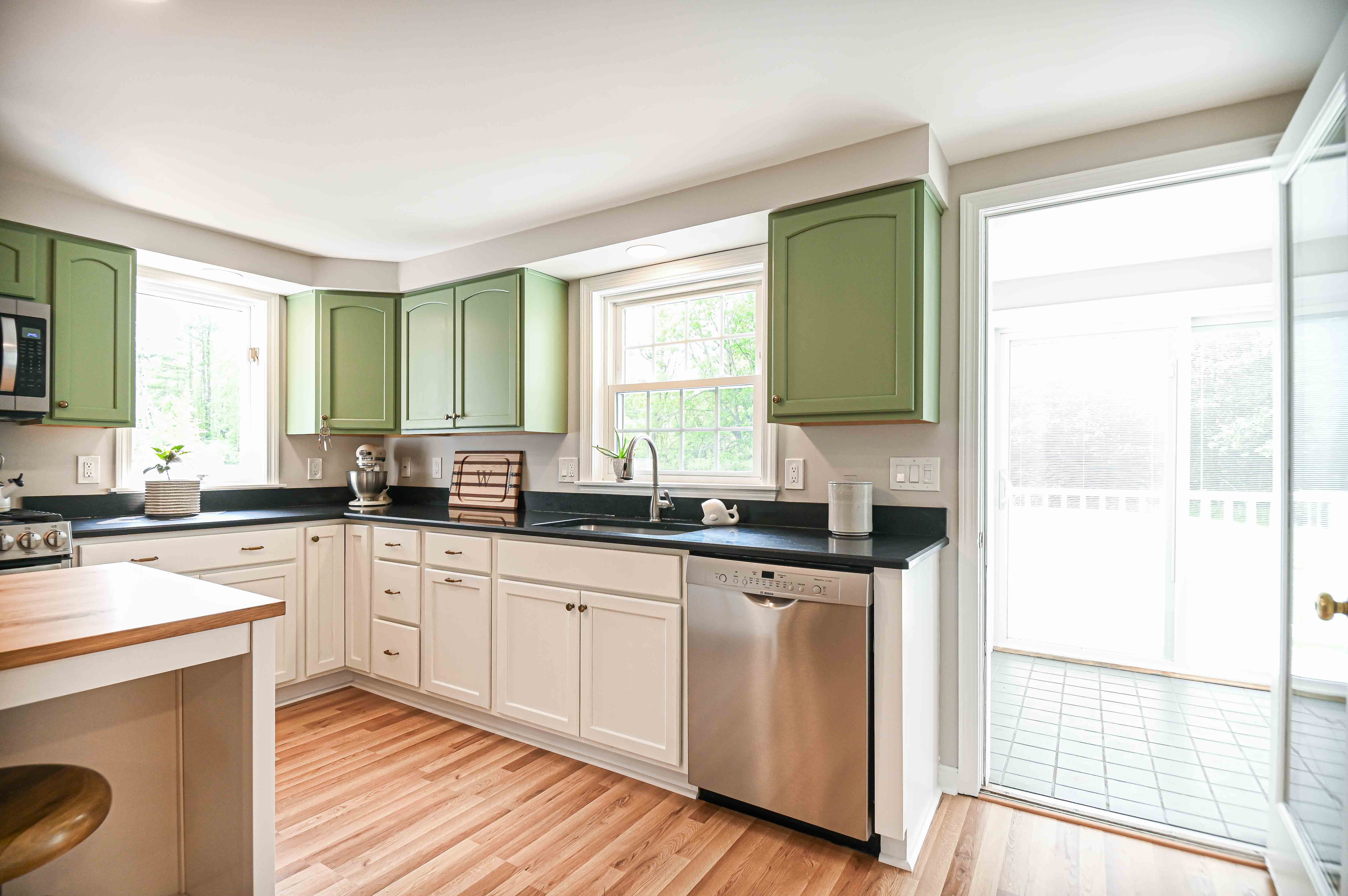 York, Maine, 03909, United States, 3 Bedrooms Bedrooms, ,3 BathroomsBathrooms,Residential,For Sale,1856750