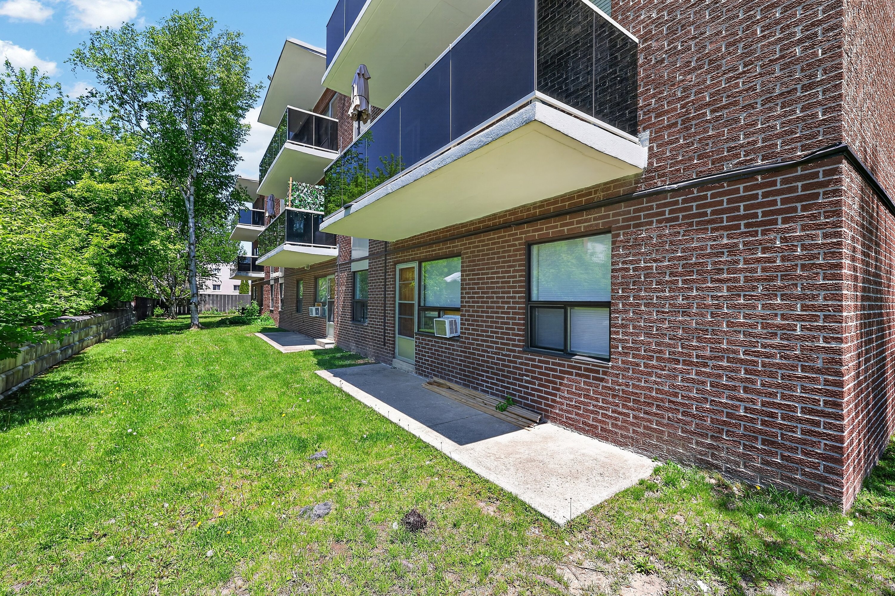  Bright Ground Floor Condo - 物件實景
