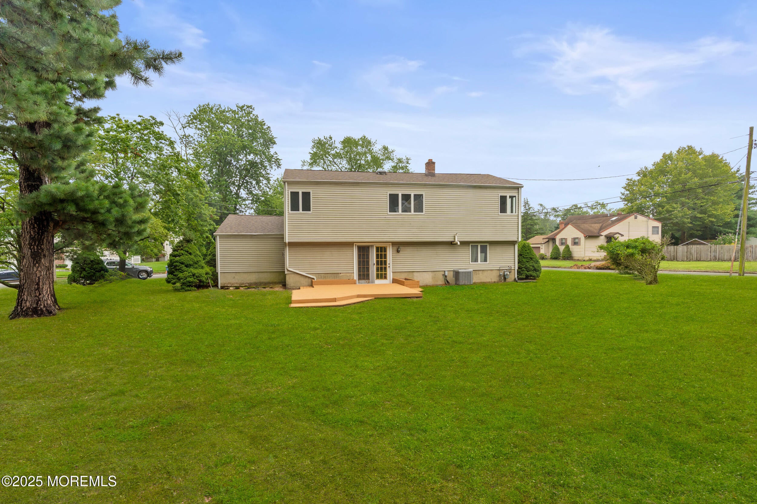 Oakhurst, New Jersey, 07755, United States, 3 Bedrooms Bedrooms, ,2 BathroomsBathrooms,Residential,For Sale,1923231