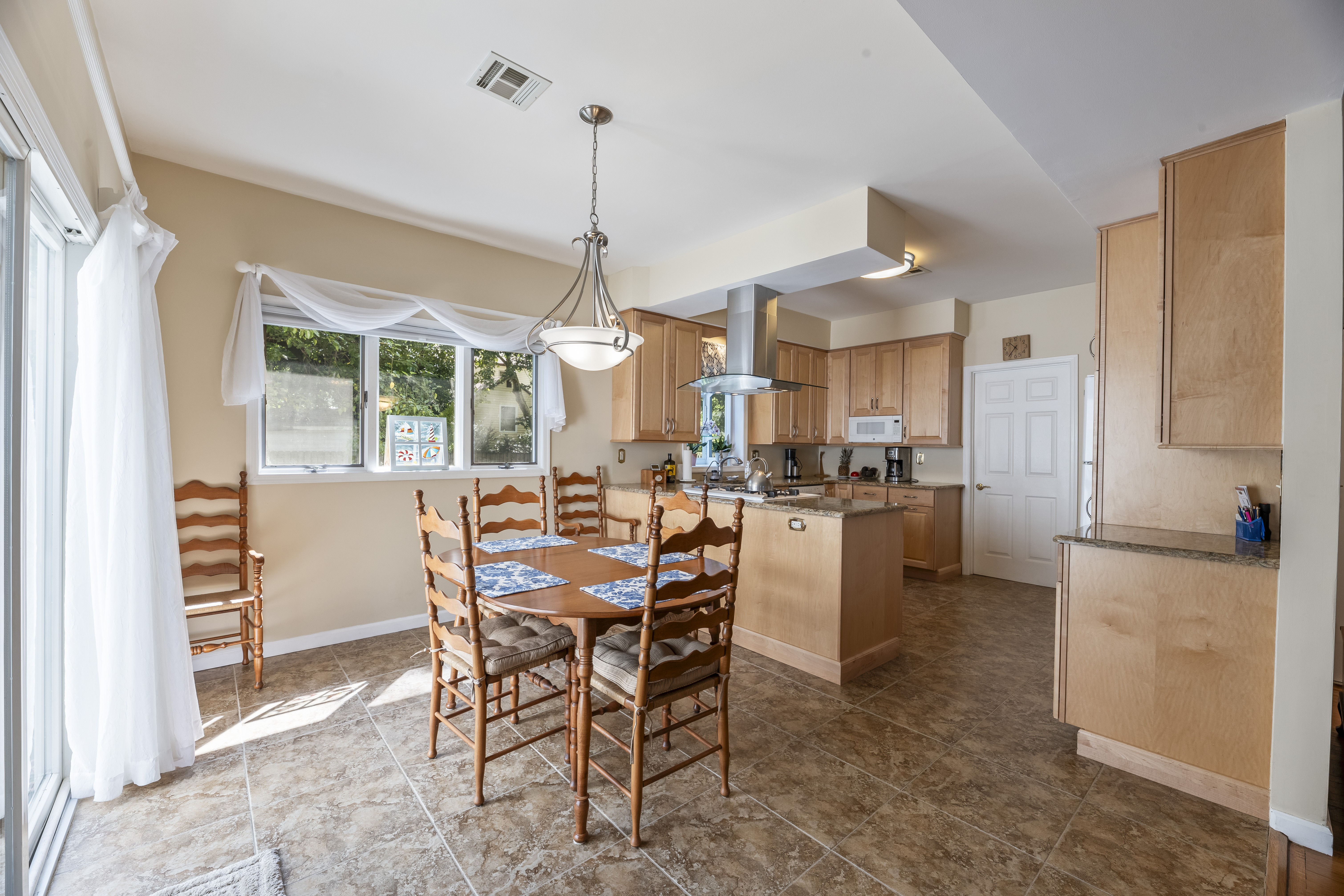 Keyport, New Jersey, 07735, United States, 2 Bedrooms Bedrooms, ,3 BathroomsBathrooms,Residential,For Sale,1914240