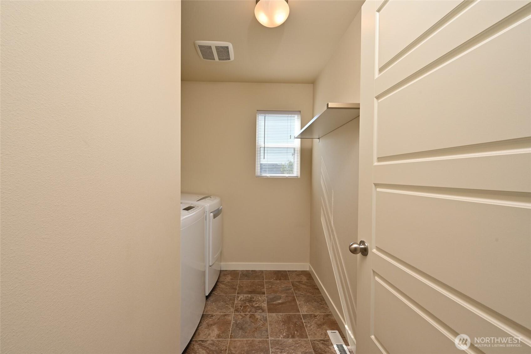 AUBURN, Washington, 98092, United States, 4 Bedrooms Bedrooms, ,3 BathroomsBathrooms,Residential,For Sale,1954954