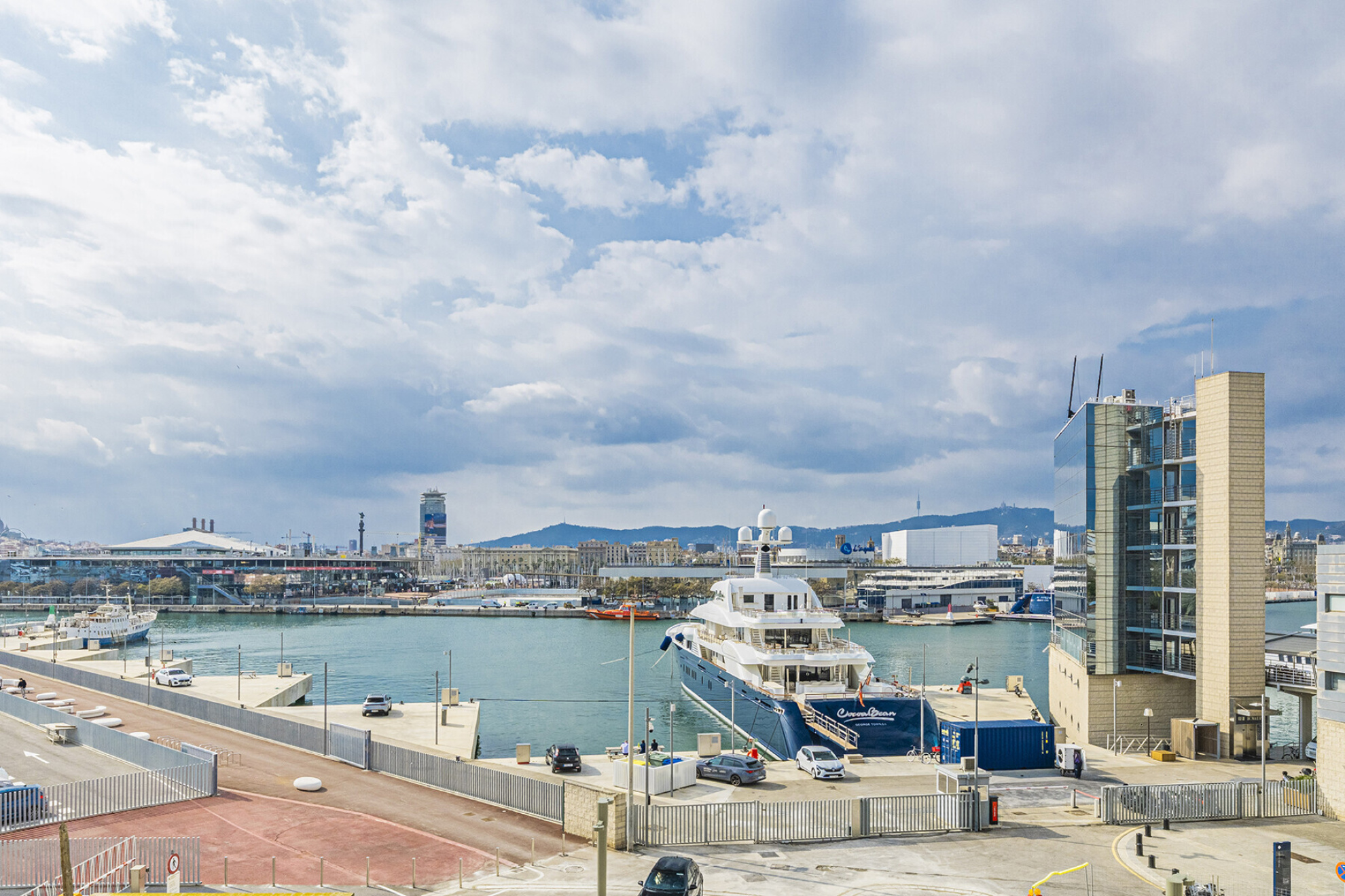  Modern apartment in front of the beach - 物件實景