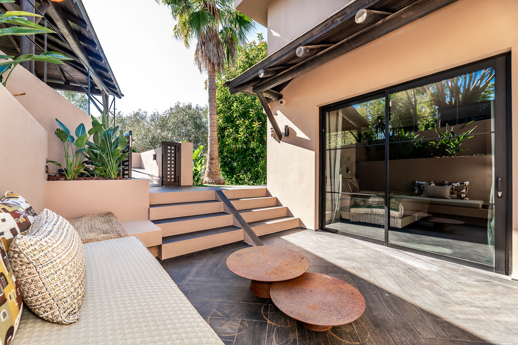  A Balinese oasis on the front line of Guadalmina Alta golf in Marbella - 物件實景