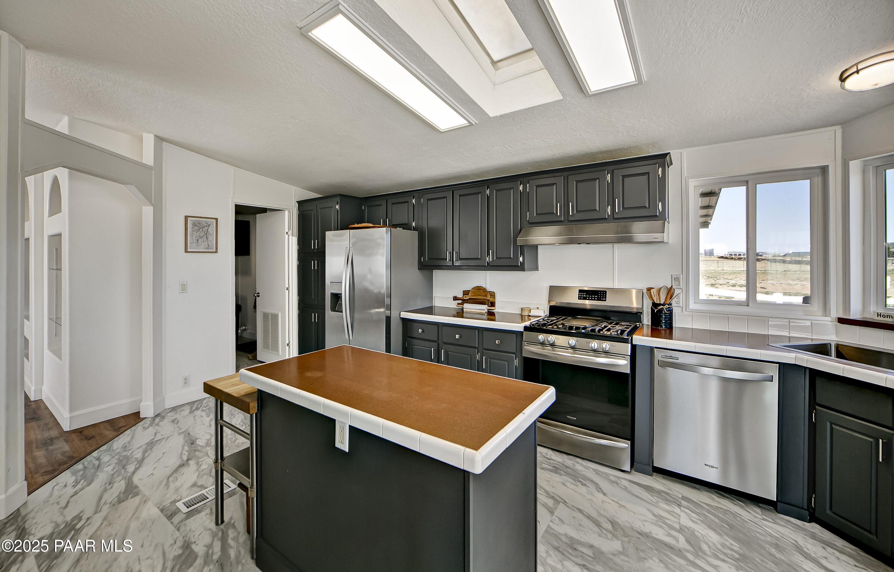 Prescott Valley, Arizona, 86315, United States, ,Residential,For Sale,1858306