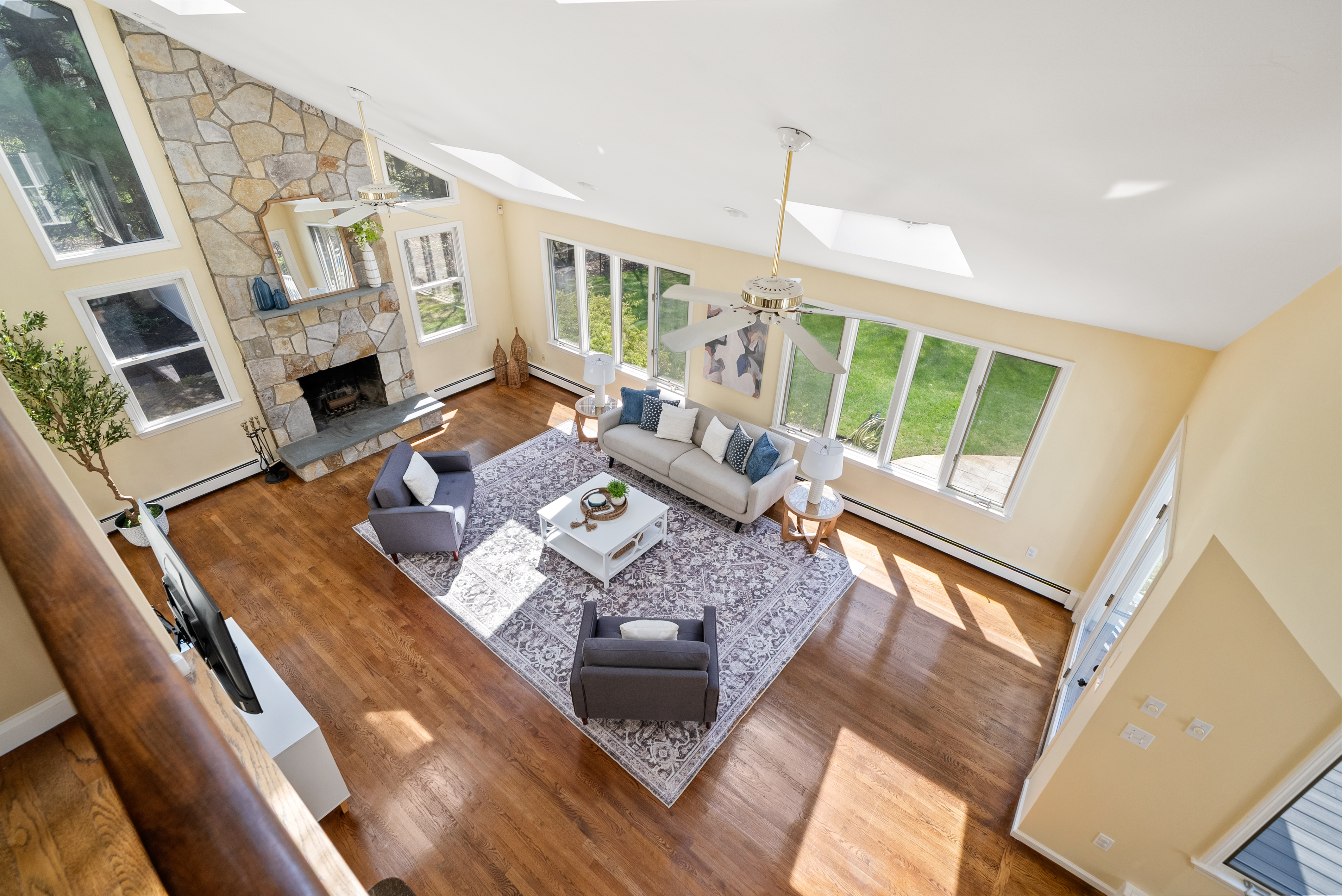  16 Foxhunt Trail, Walpole, MA, 02181 - 物件實景