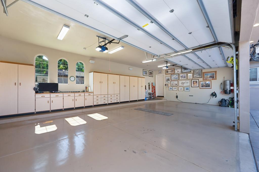 El Dorado Hills, California, 95762, United States, 4 Bedrooms Bedrooms, ,6 BathroomsBathrooms,Residential,For Sale,1958434