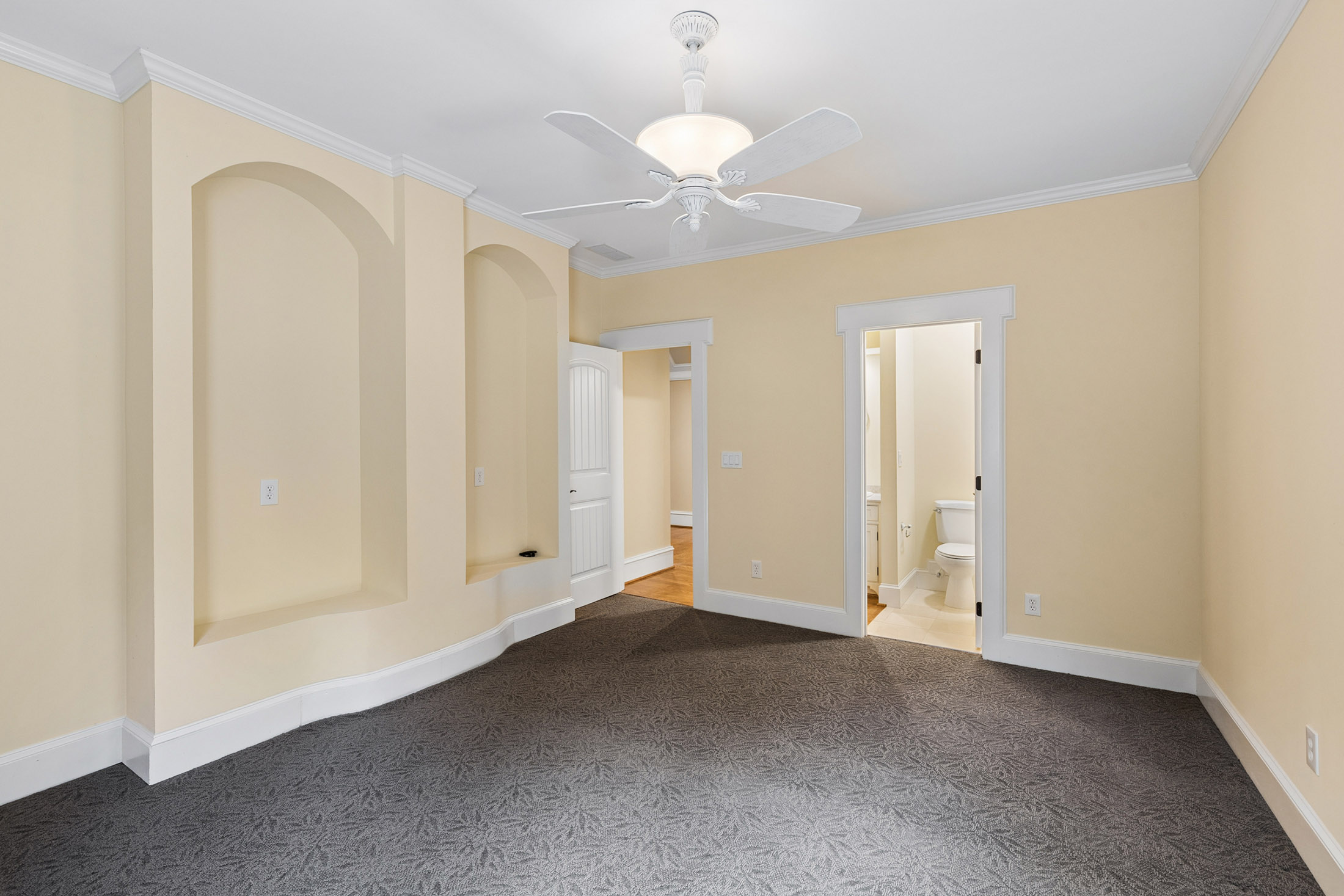  A Rare Opportunity to Enjoy Estate-Style Living in Sought-After Woodstock - 物件實景