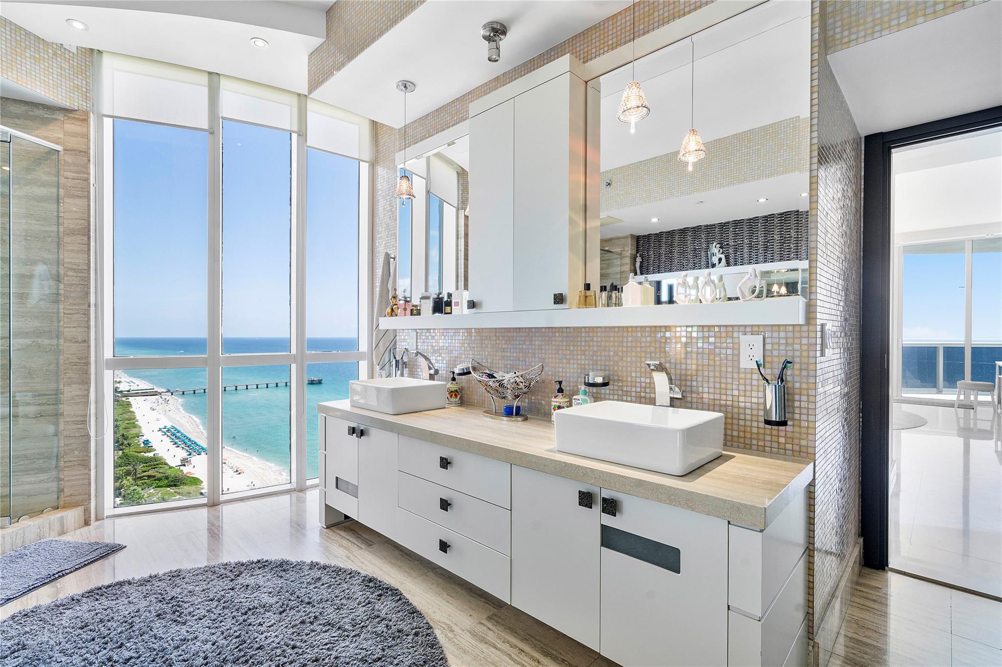 Sunny Isles Beach, Florida, 33160, United States, 3 Bedrooms Bedrooms, ,4 BathroomsBathrooms,Residential,For Sale,1824063