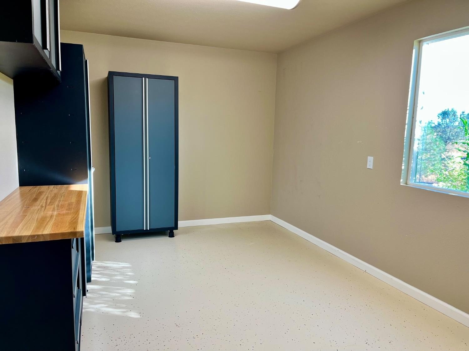 Valley Springs, California, 95252, United States, 3 Bedrooms Bedrooms, ,4 BathroomsBathrooms,Residential,For Sale,1981868