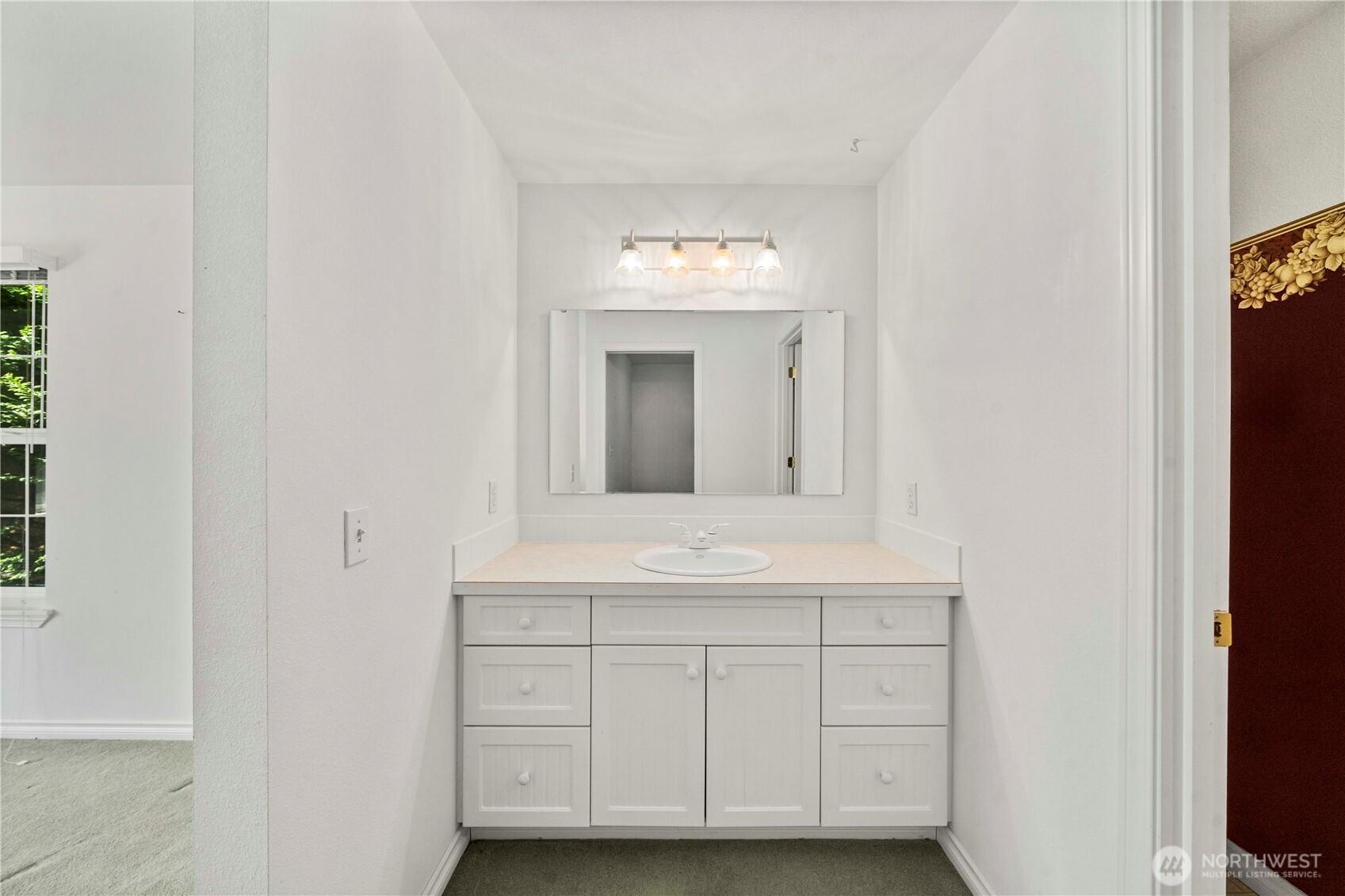 DES MOINES, Washington, 98198, United States, 5 Bedrooms Bedrooms, ,4 BathroomsBathrooms,Residential,For Sale,1927220