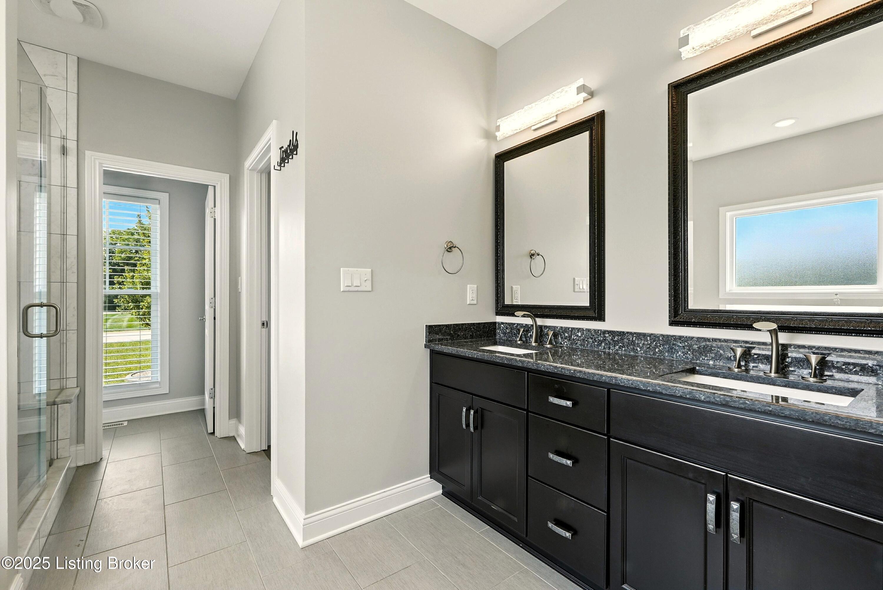 Crestwood, Kentucky, 40014, United States, 5 Bedrooms Bedrooms, ,4 BathroomsBathrooms,Residential,For Sale,1903606