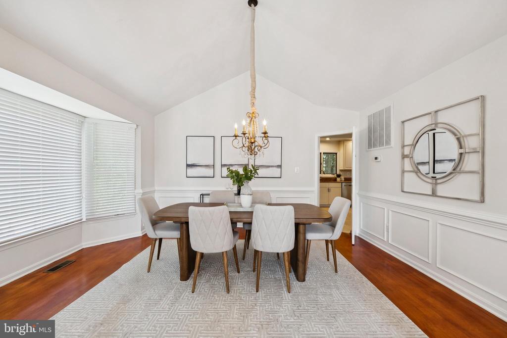 Fairfax Station, Virginia, 22039, United States, 5 Bedrooms Bedrooms, ,4 BathroomsBathrooms,Residential,For Sale,1887245