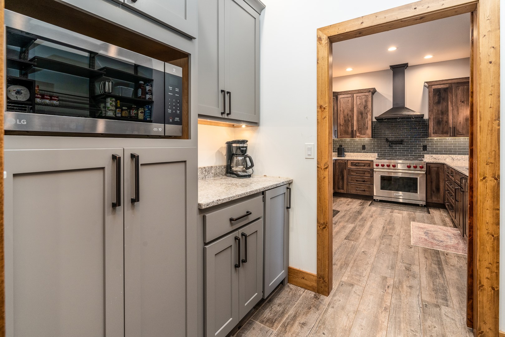 Carbondale, Illinois, 62902, United States, 3 Bedrooms Bedrooms, ,8 BathroomsBathrooms,Residential,For Sale,1986074