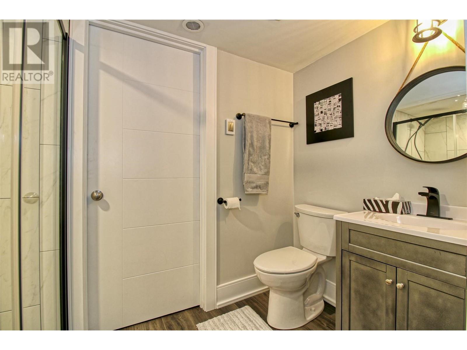 KELOWNA, British Columbia, V1Z 3R8, CA, 3 Bedrooms Bedrooms, ,3 BathroomsBathrooms,Residential,For Sale,1951197
