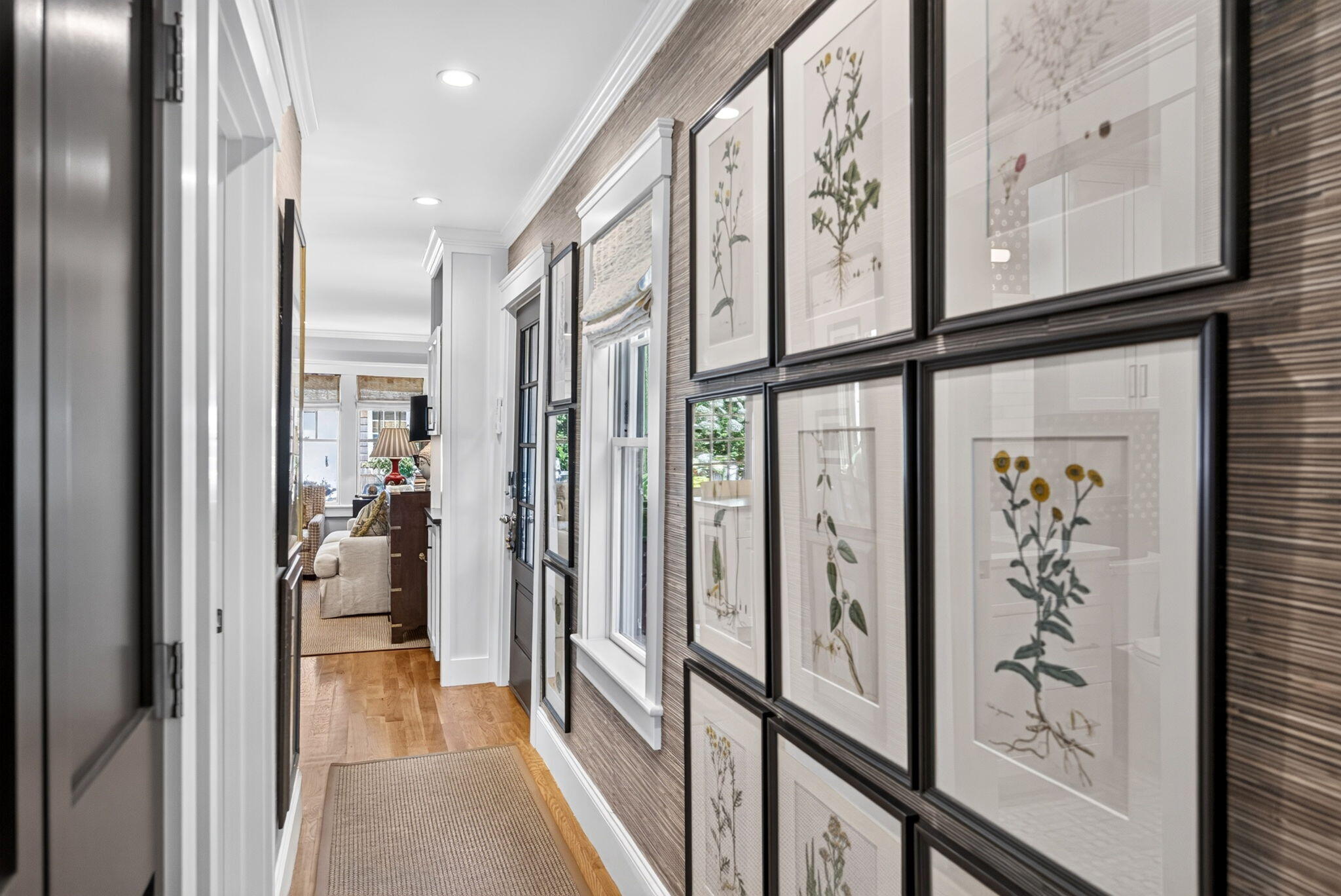  Designer Finishes, Private Yard & Deeded Parking - 物件實景