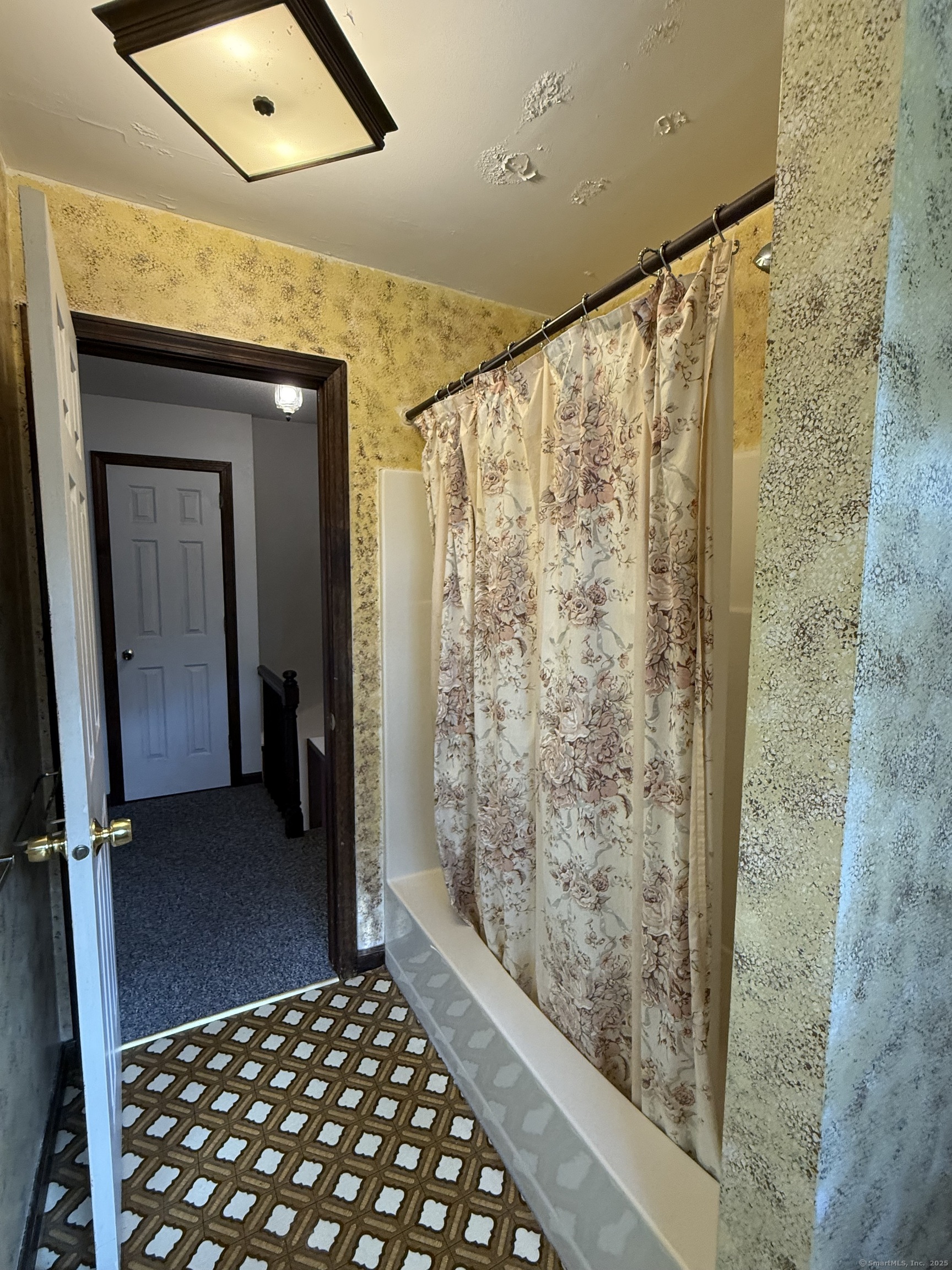 Waterford, Connecticut, 06385, United States, 3 Bedrooms Bedrooms, ,3 BathroomsBathrooms,Residential,For Sale,1970743