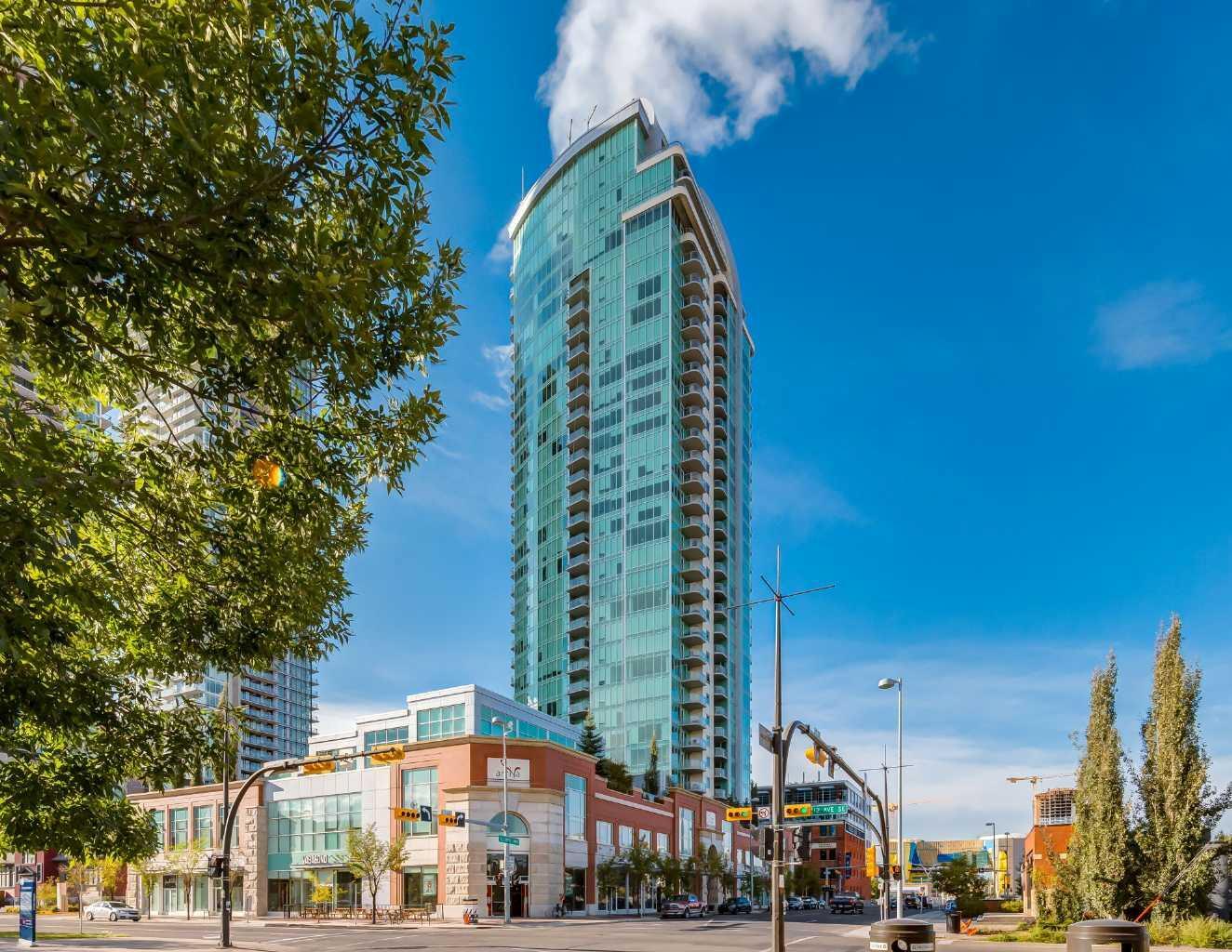 CALGARY, Alberta, T2G 0C7, CA, 2 Bedrooms Bedrooms, ,3 BathroomsBathrooms,Residential,For Sale,1837993