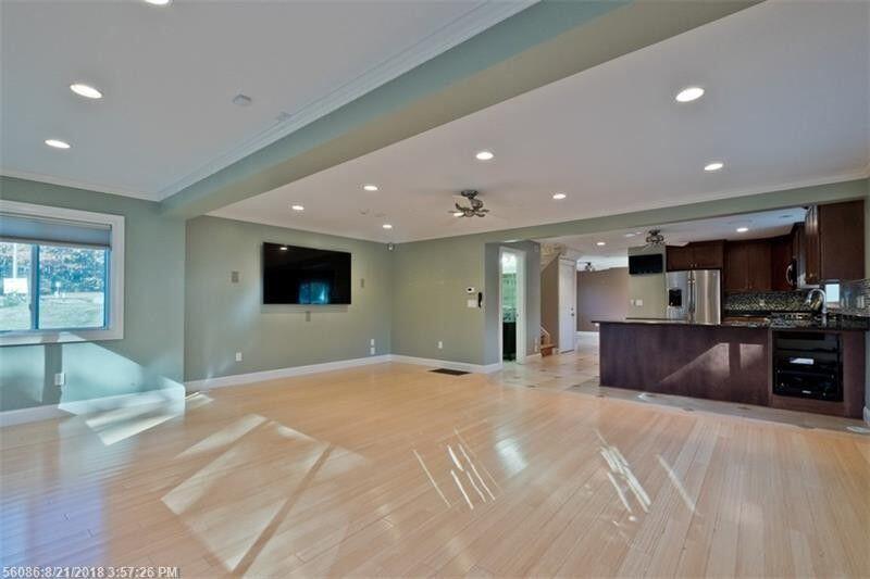 Biddeford, Maine, 04005, United States, ,4 BathroomsBathrooms,Residential,For Sale,1918755