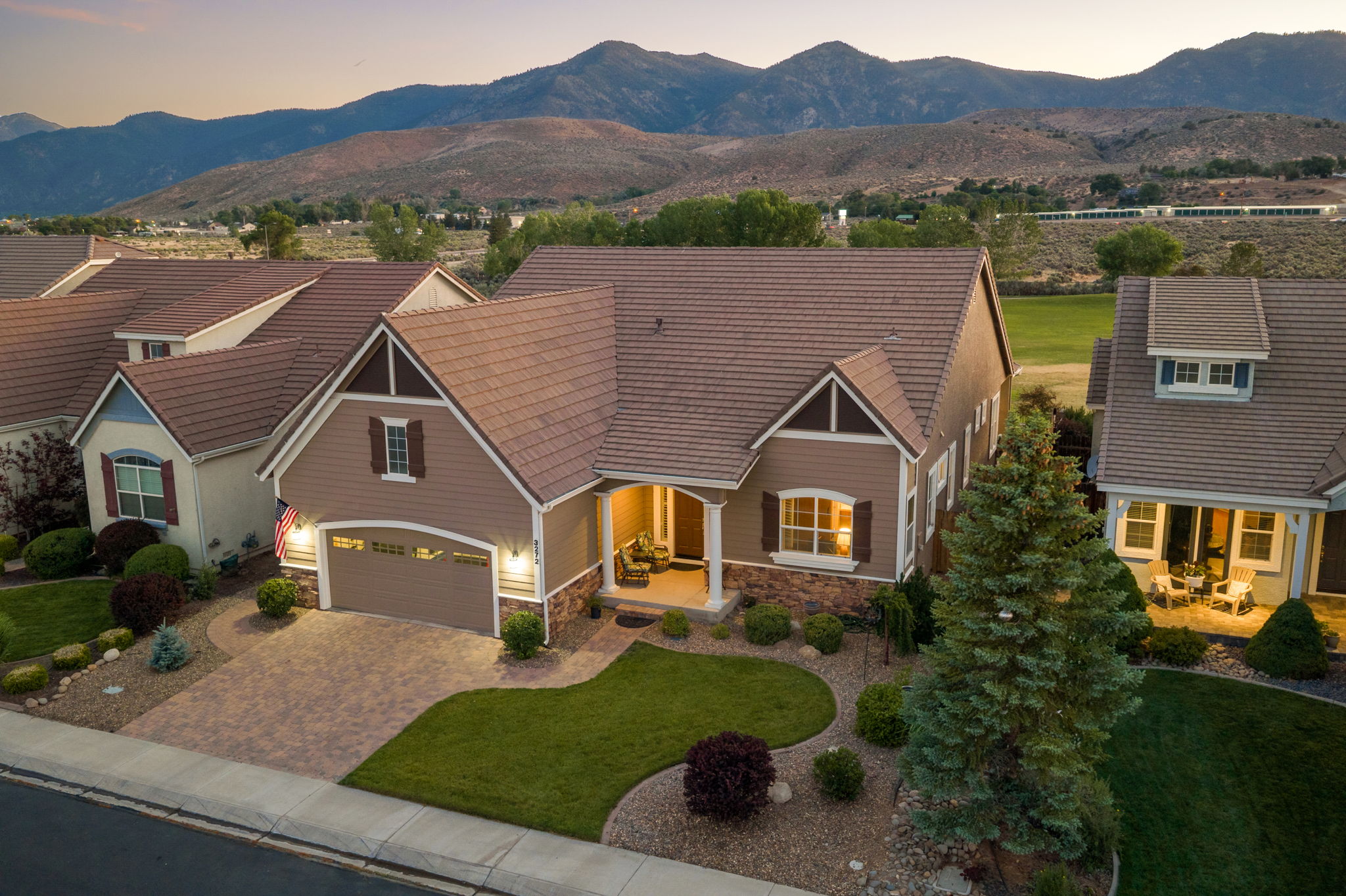  Refined Minden Living with Designer Touches and Captivating Mountain Views - 物件實景