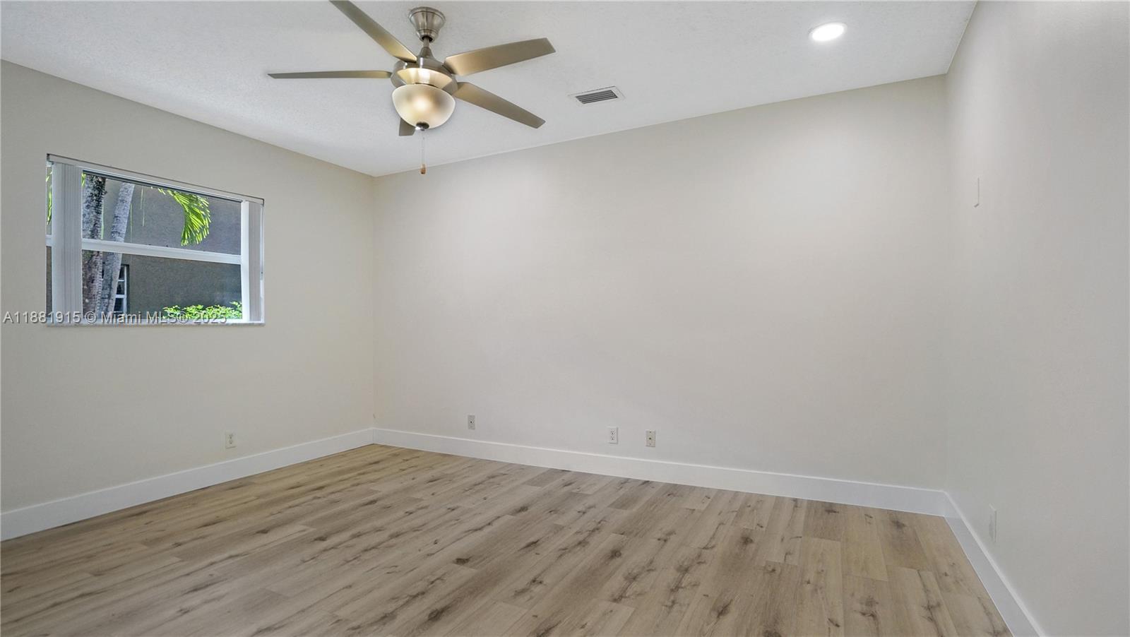 Plantation, Florida, 33322, United States, 3 Bedrooms Bedrooms, ,2 BathroomsBathrooms,Residential,For Sale,1947499