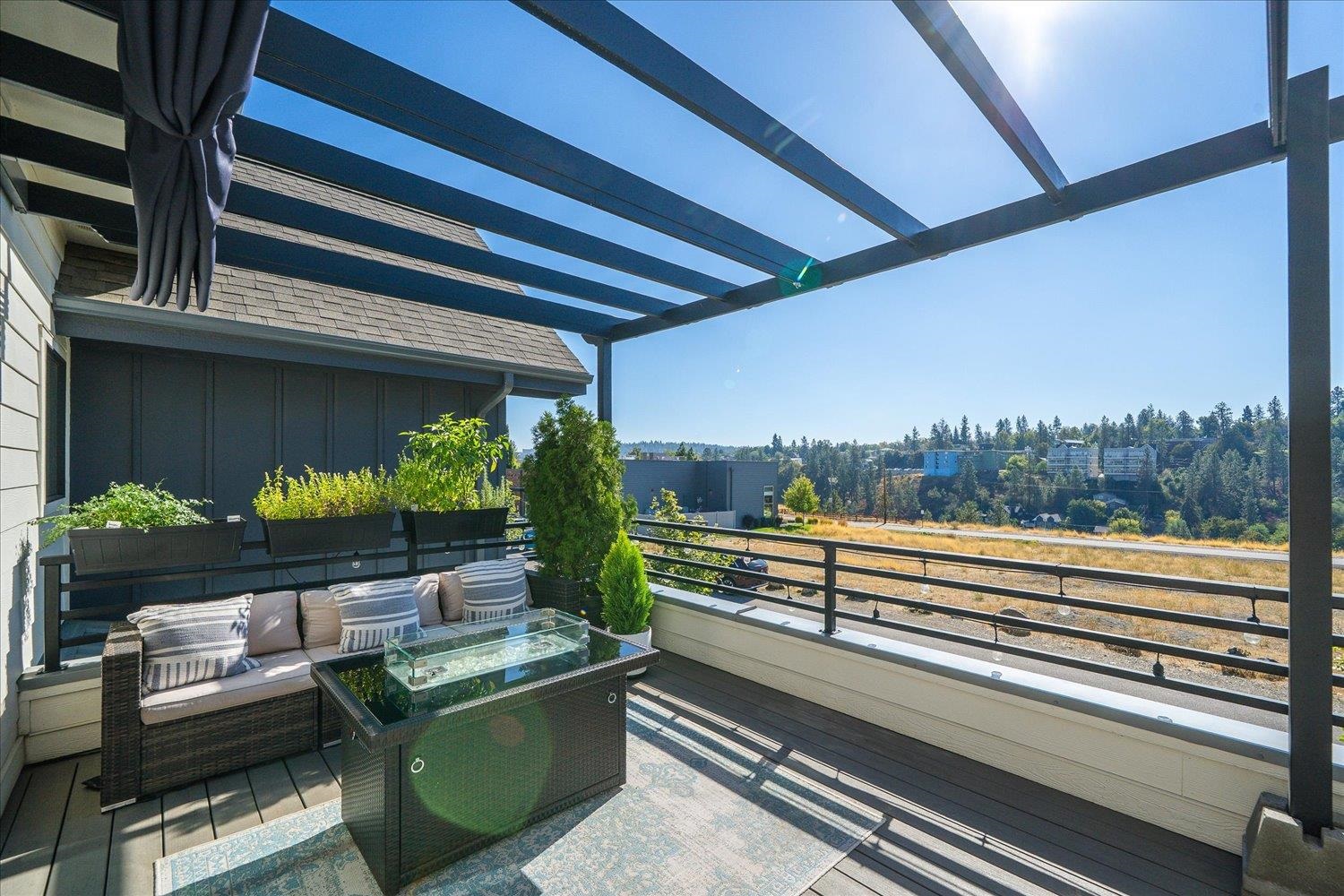 Spokane, Washington, 99201, United States, 2 Bedrooms Bedrooms, ,3 BathroomsBathrooms,Residential,For Sale,1974429