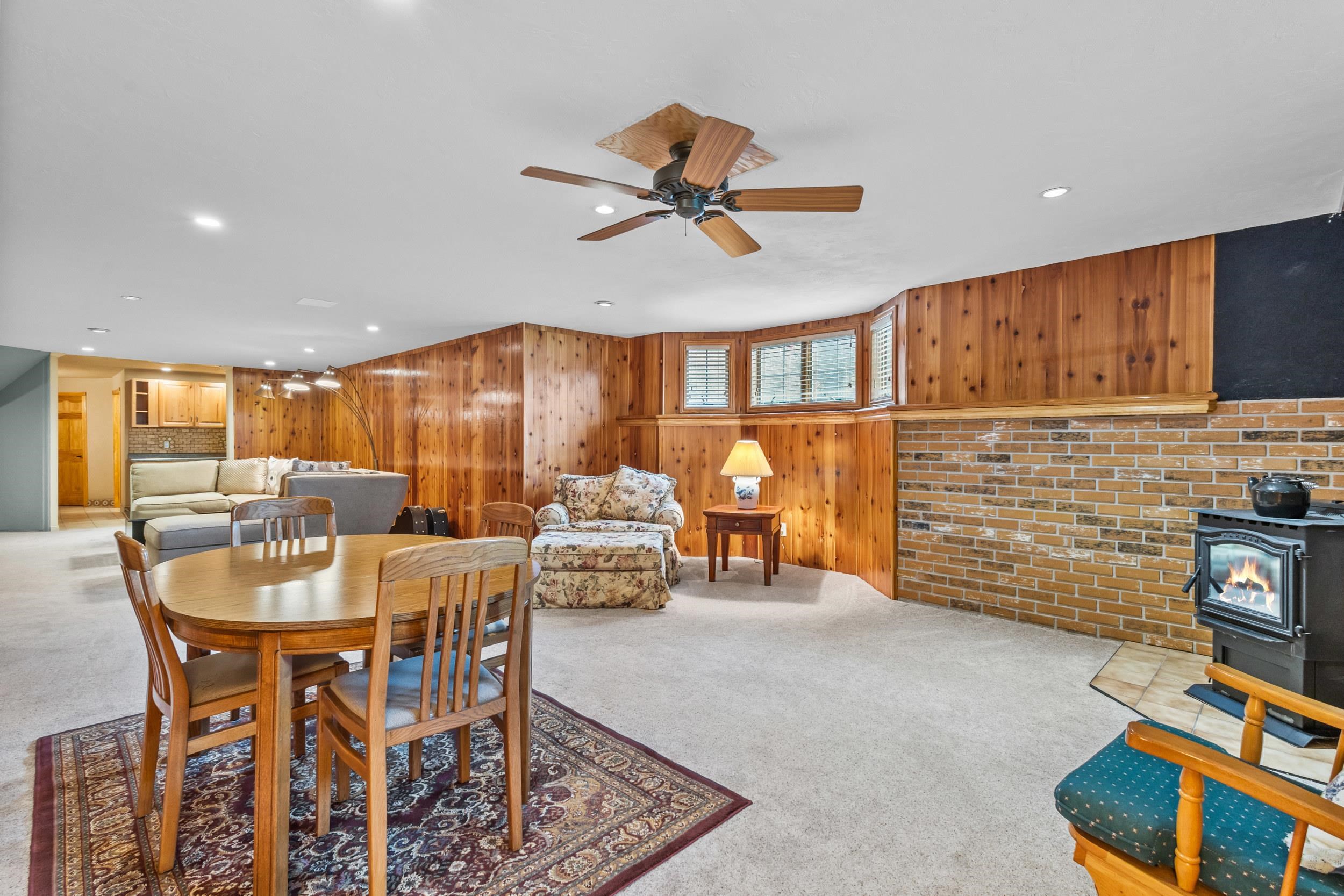 Neenah, Wisconsin, 54956, United States, 3 Bedrooms Bedrooms, ,4 BathroomsBathrooms,Residential,For Sale,1938221