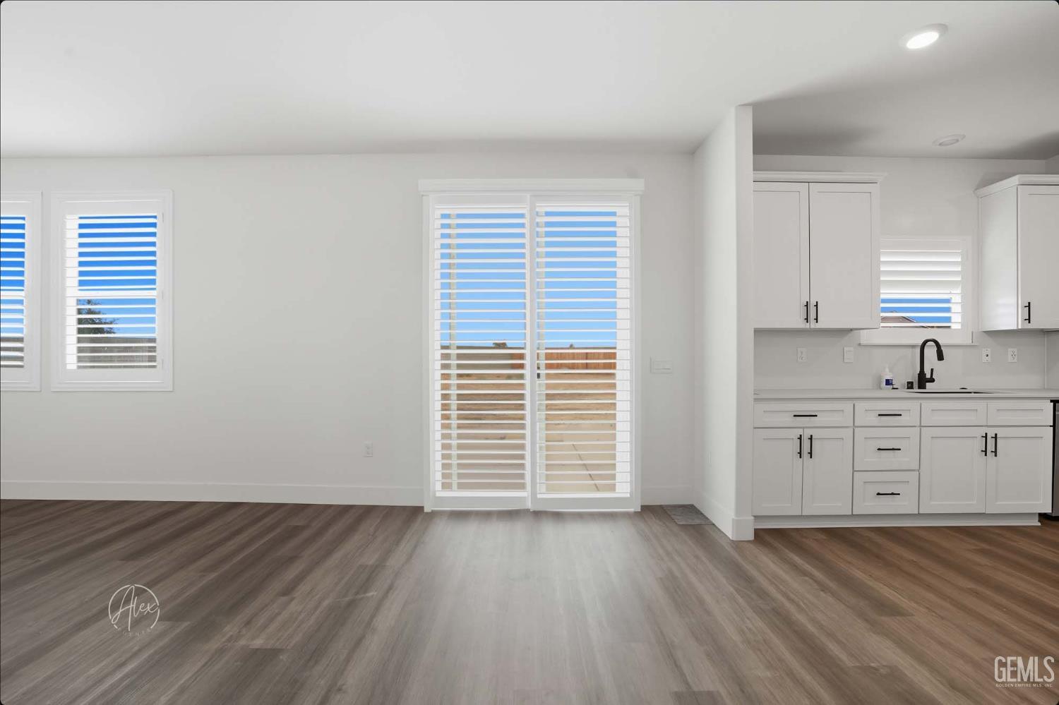 Bakersfield, California, 93314, United States, 5 Bedrooms Bedrooms, ,4 BathroomsBathrooms,Residential,For Sale,1983146