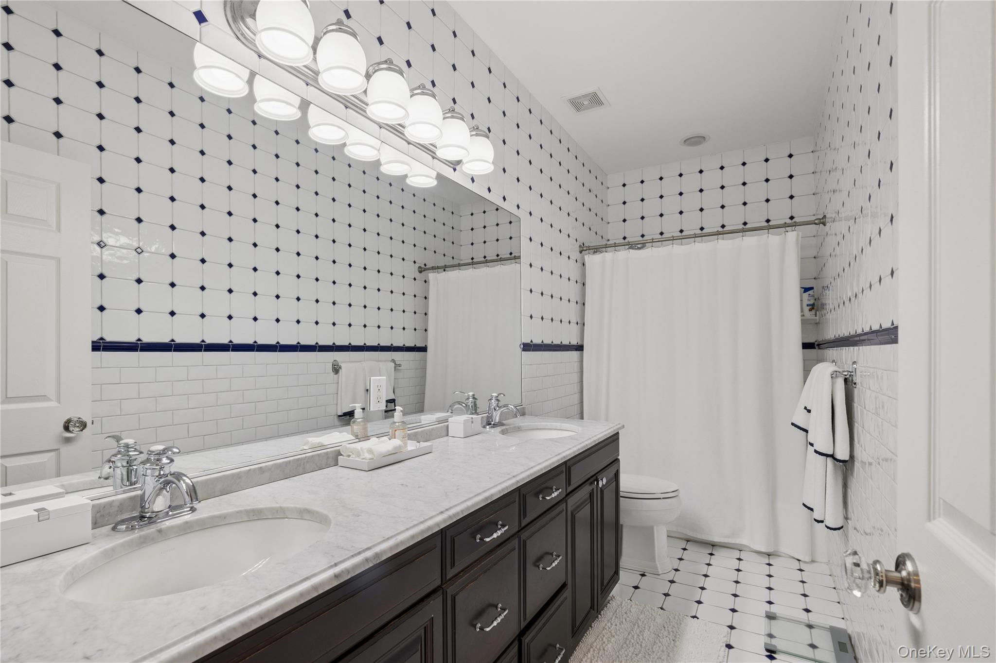  14 Esmond Avenue, Melville, NY, 11747 - 物件實景