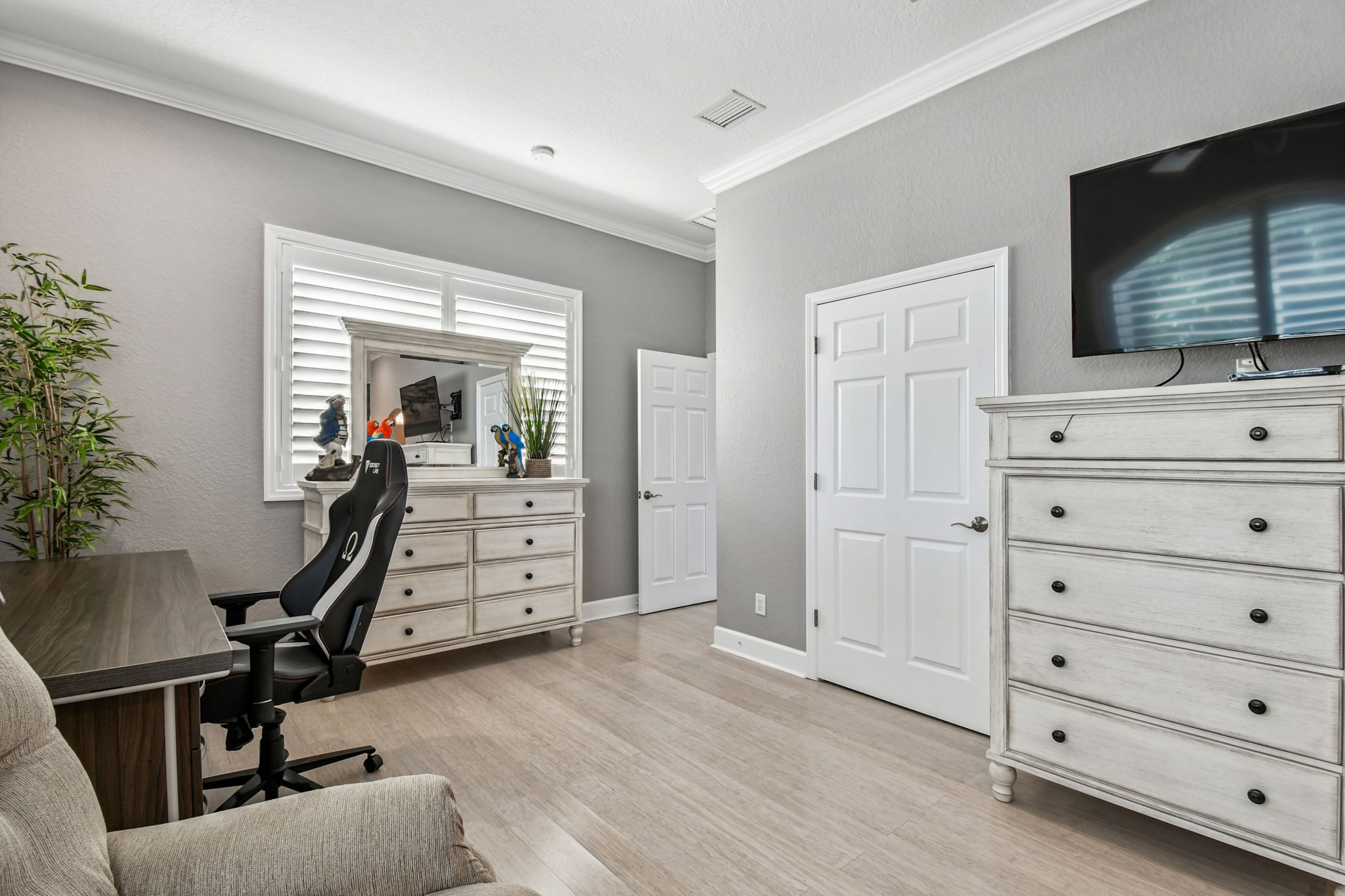 Madeira Beach, Florida, 33708, United States, 6 Bedrooms Bedrooms, ,6 BathroomsBathrooms,Residential,For Sale,1975666