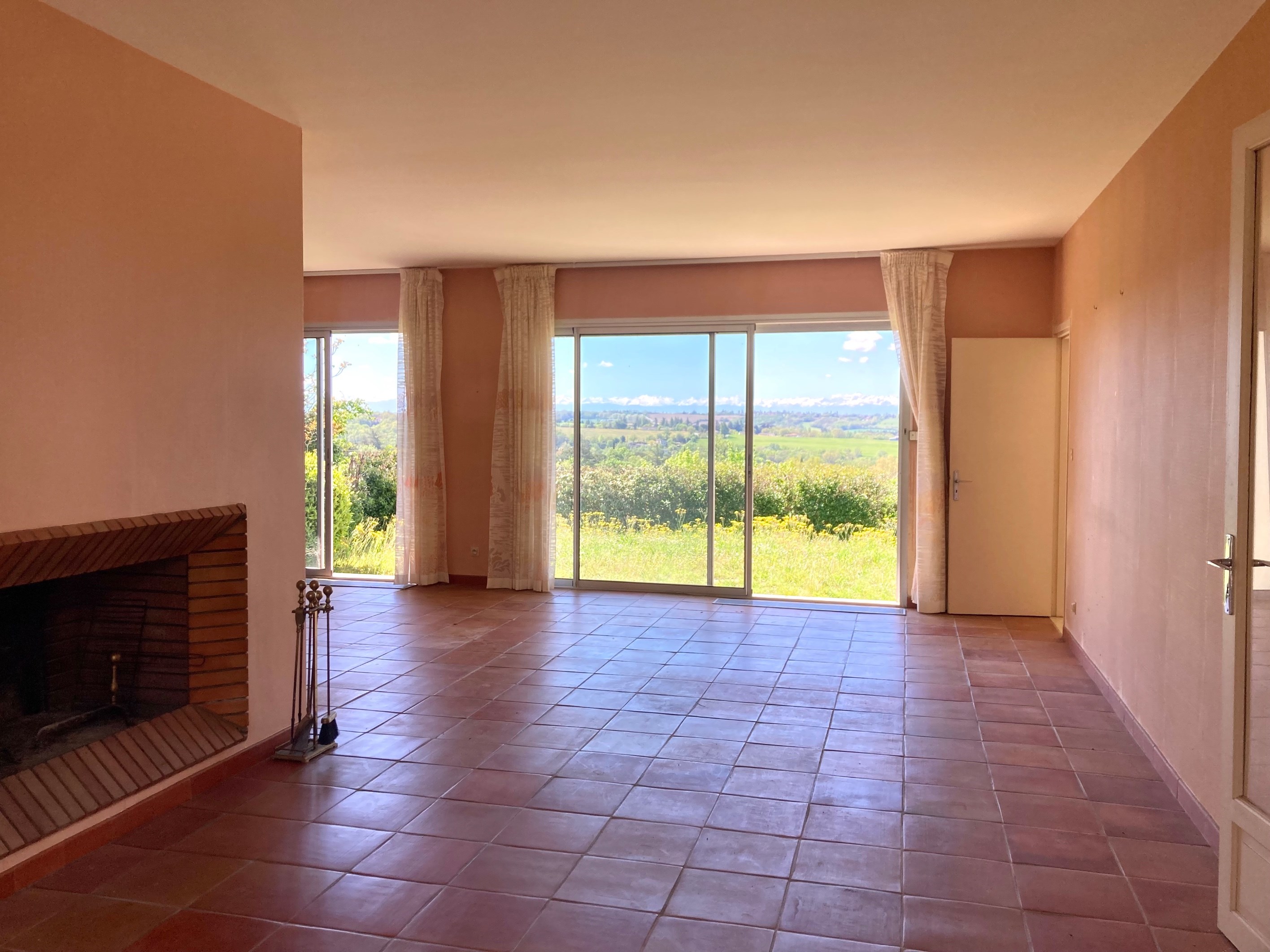 Vigoulet-Auzil – House with views of the Pyrenees. - 物件實景