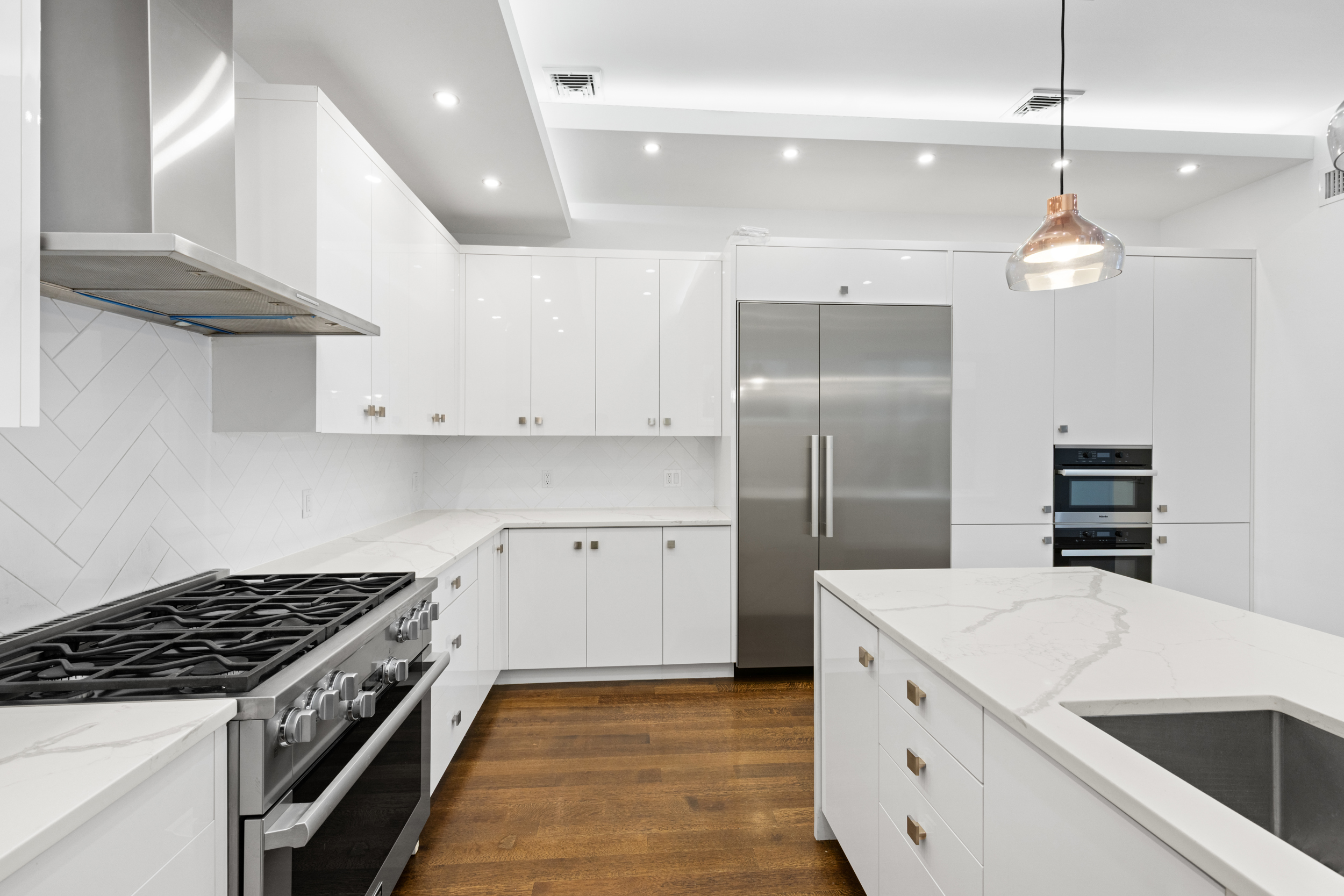  712 Undercliff Avenue, Edgewater, NJ, 07020 - 物件實景