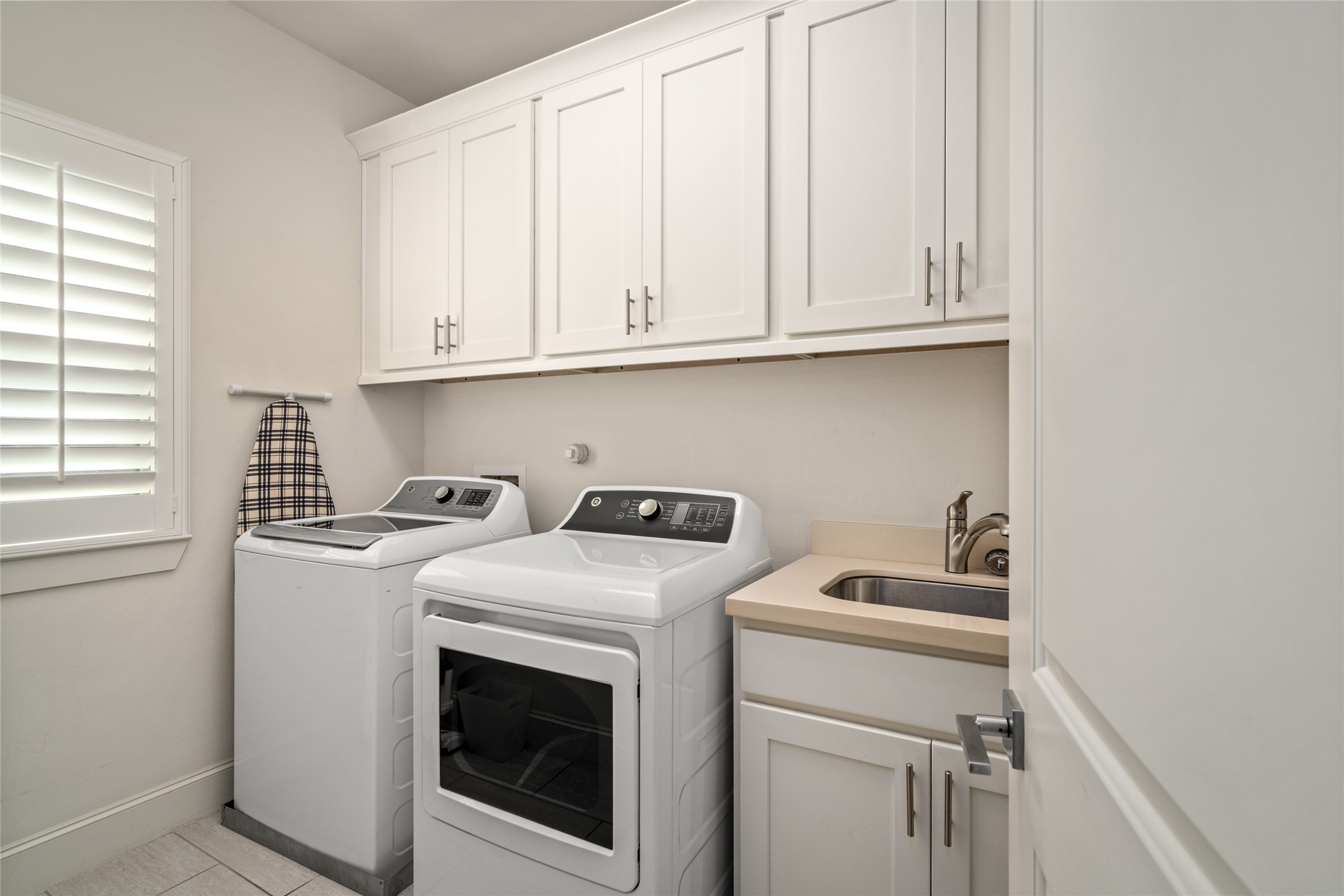  1045 Rosepoint Street - 物件實景