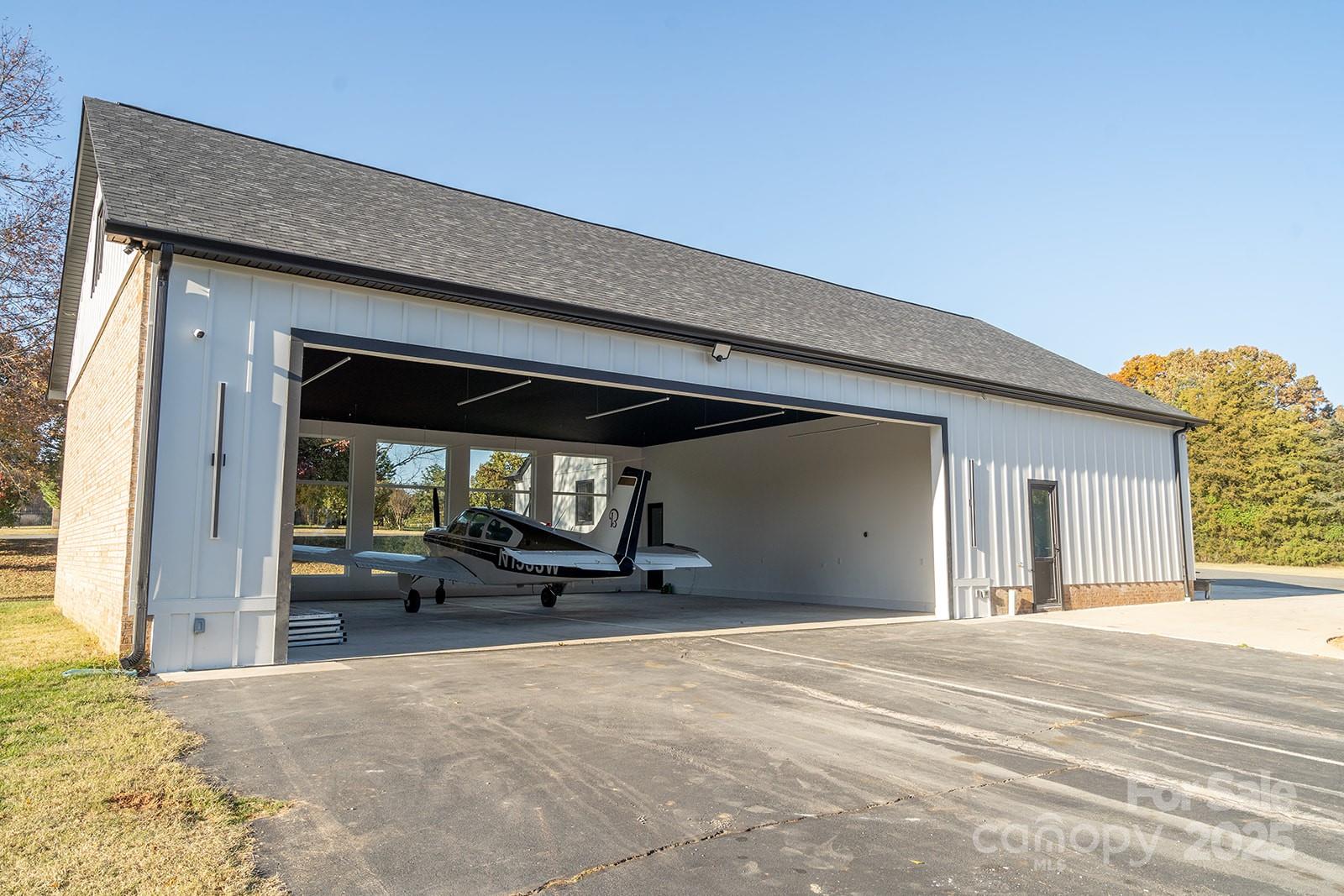 Waxhaw, North Carolina, 28173, United States, 5 Bedrooms Bedrooms, ,4 BathroomsBathrooms,Residential,For Sale,1990877