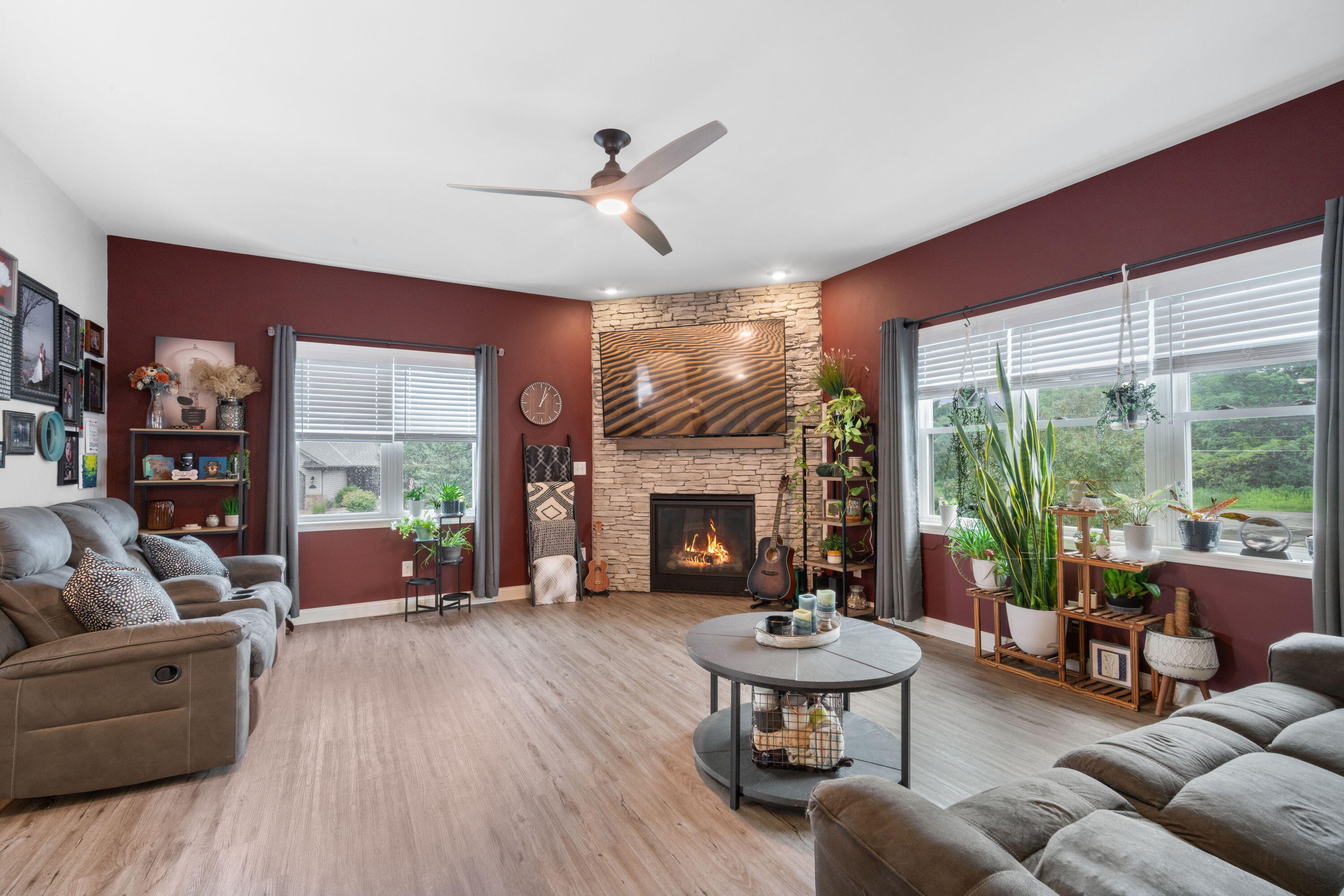 Mount Pleasant, Wisconsin, 53406, United States, 3 Bedrooms Bedrooms, ,4 BathroomsBathrooms,Residential,For Sale,1912298