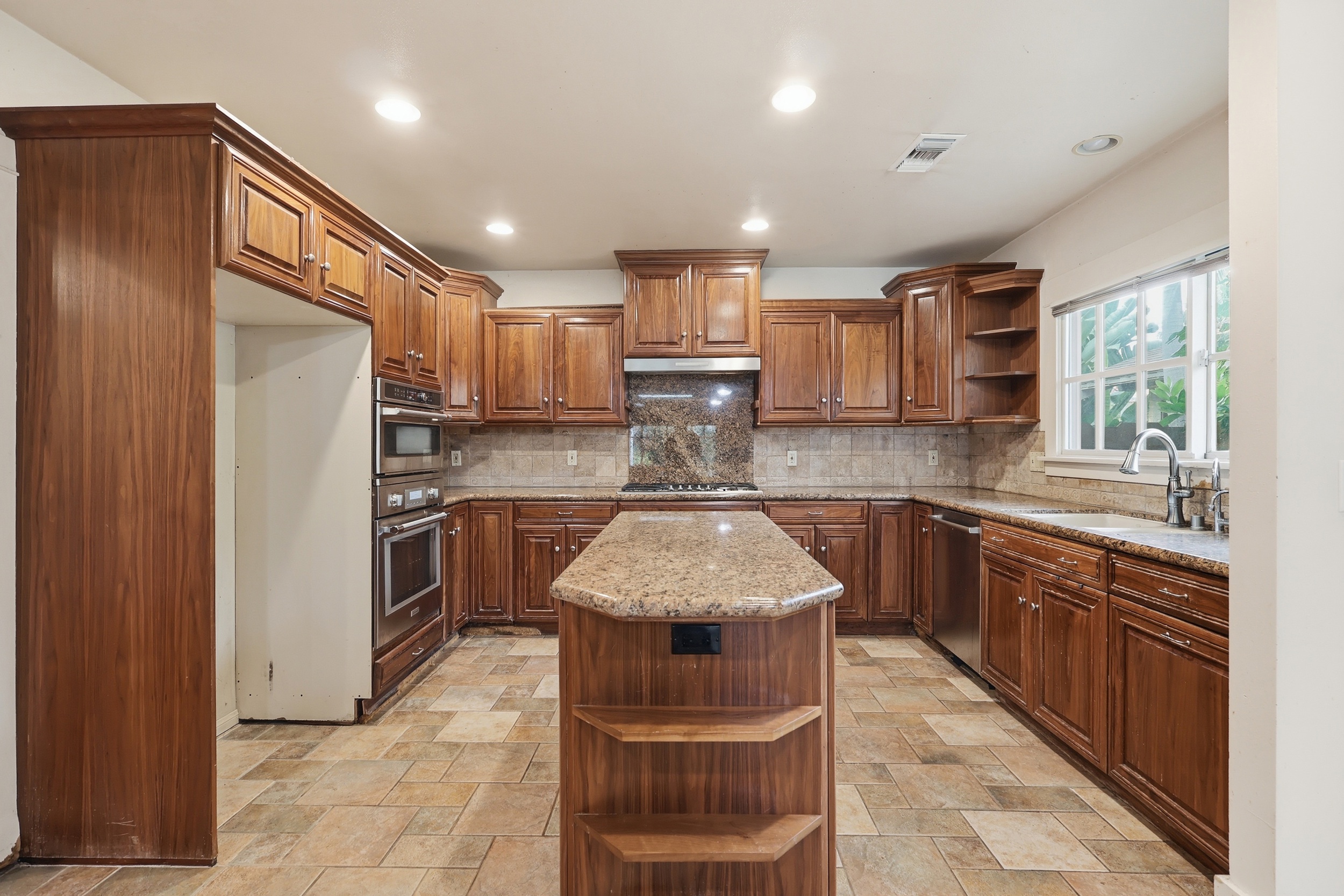  239 Mira Mar Avenue, Long Beach, CA 90803 - 物件實景