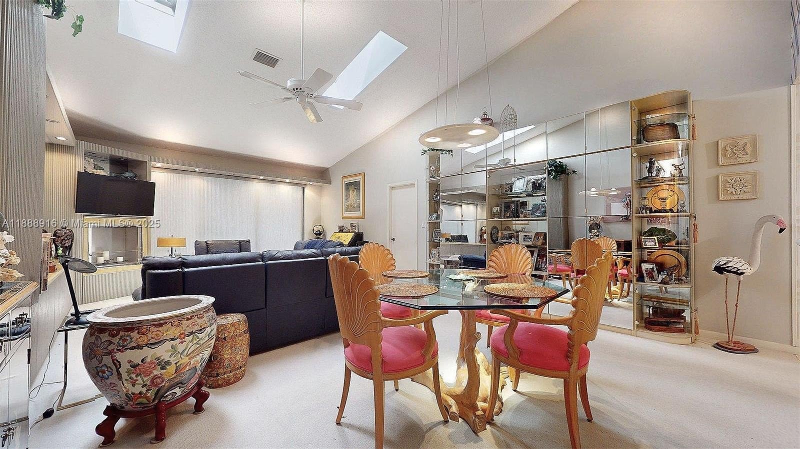 Doral, Florida, 33178, United States, 2 Bedrooms Bedrooms, ,2 BathroomsBathrooms,Residential,For Sale,1975384