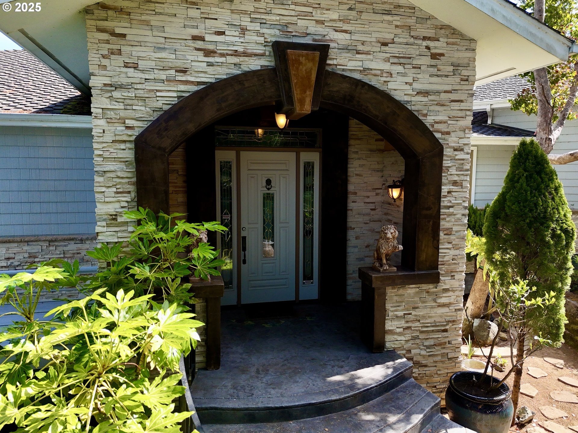 Gold Beach, Oregon, 97444, United States, 3 Bedrooms Bedrooms, ,5 BathroomsBathrooms,Residential,For Sale,1974377