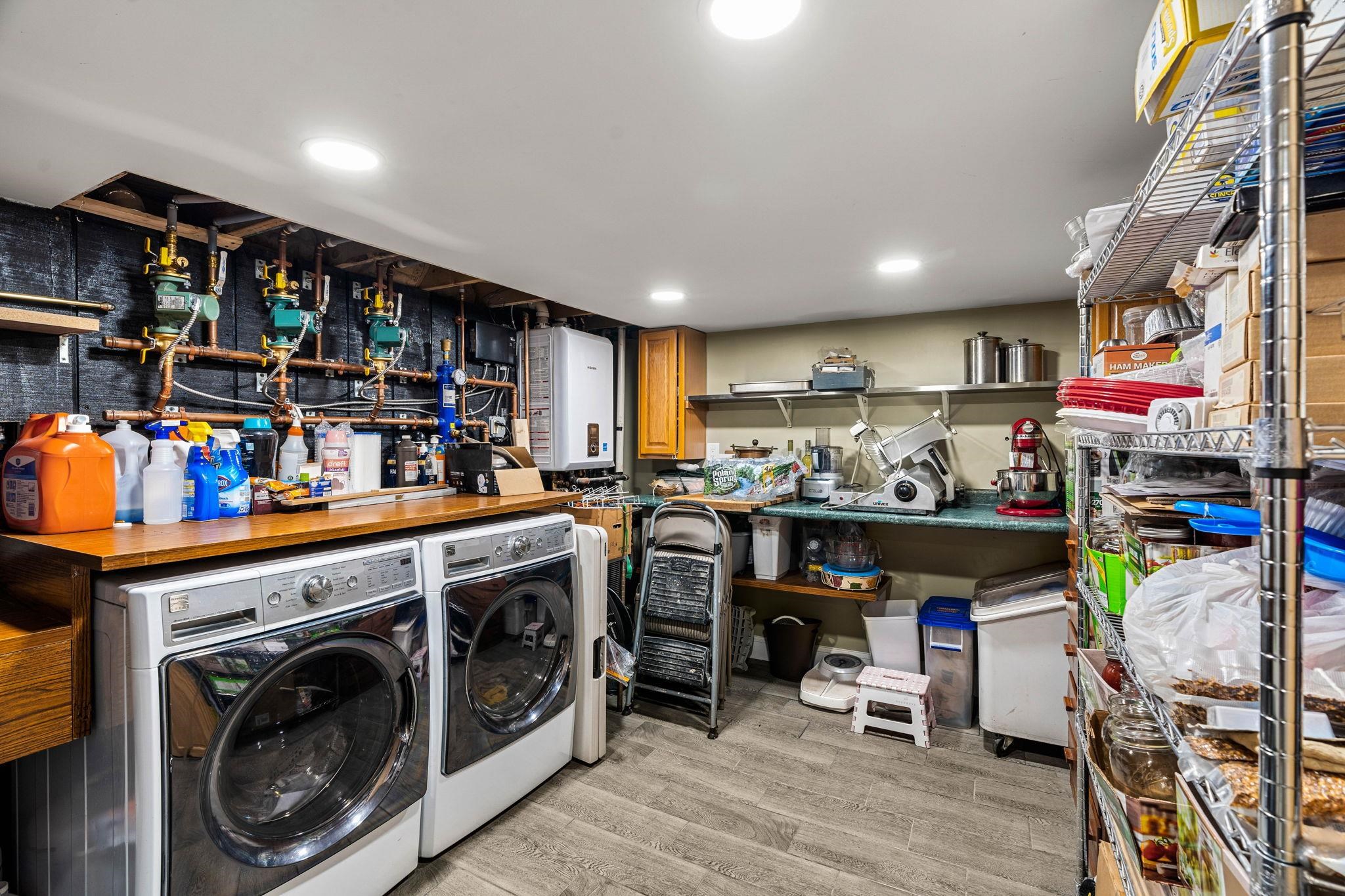 Londonderry, New Hampshire, 03053, United States, 3 Bedrooms Bedrooms, ,4 BathroomsBathrooms,Residential,For Sale,2002282