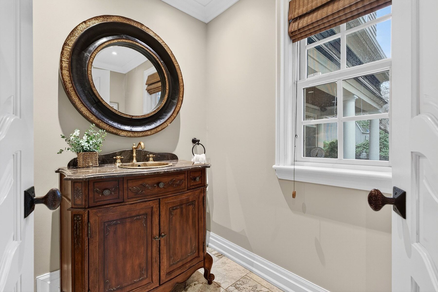  Aldershot Lakeside Elegance - 物件實景