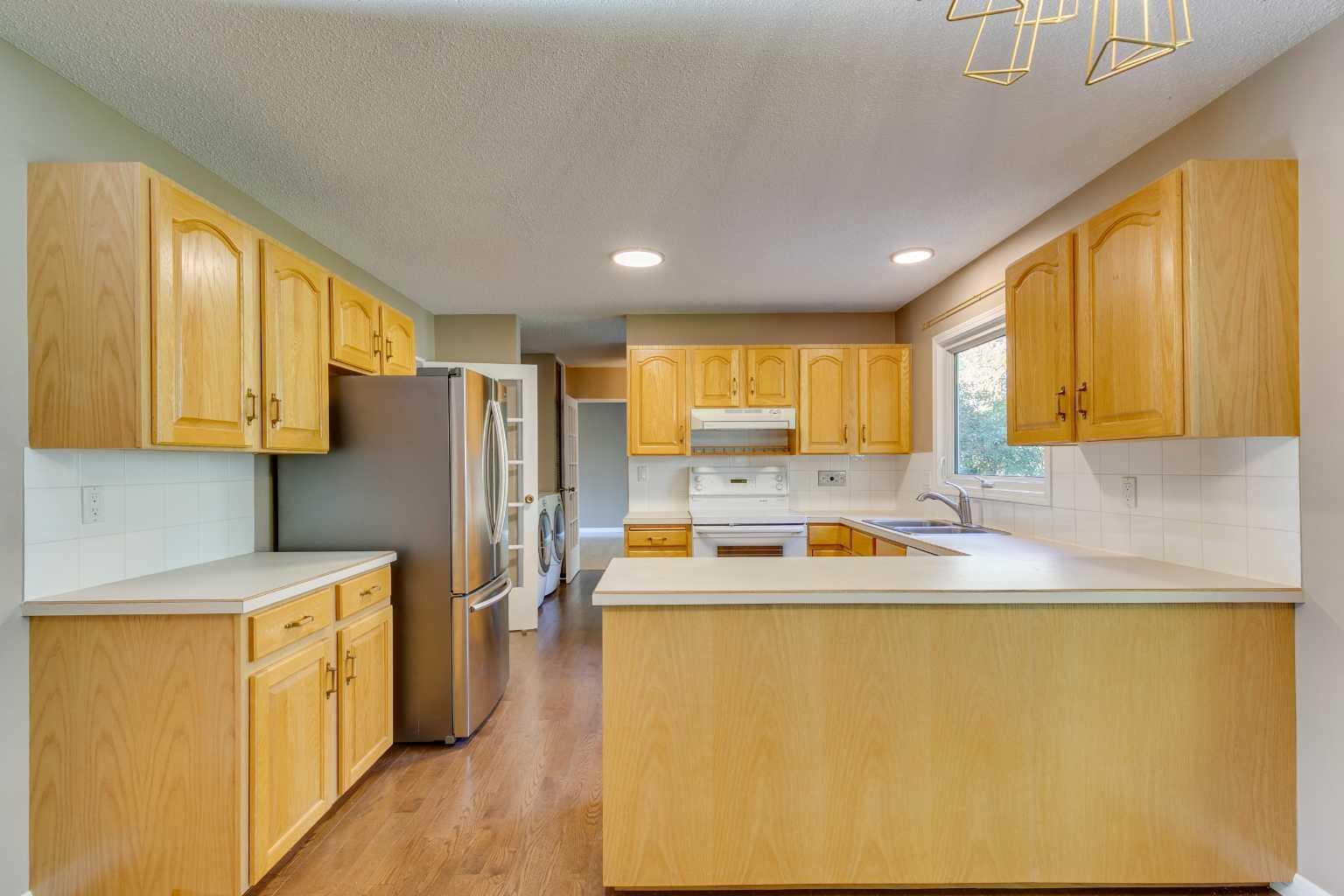 CALGARY, Alberta, T3B 2W3, CA, 7 Bedrooms Bedrooms, ,4 BathroomsBathrooms,Residential,For Sale,1988162