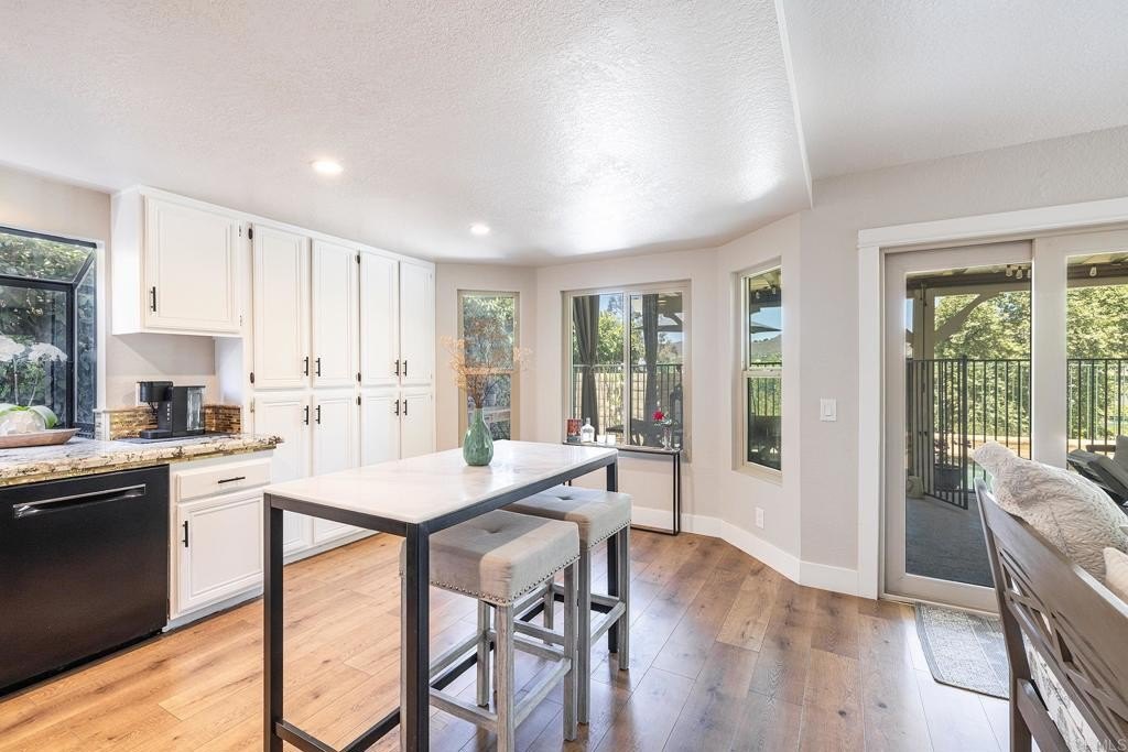 Simi Valley, California, 93065, United States, 3 Bedrooms Bedrooms, ,3 BathroomsBathrooms,Residential,For Sale,1883421