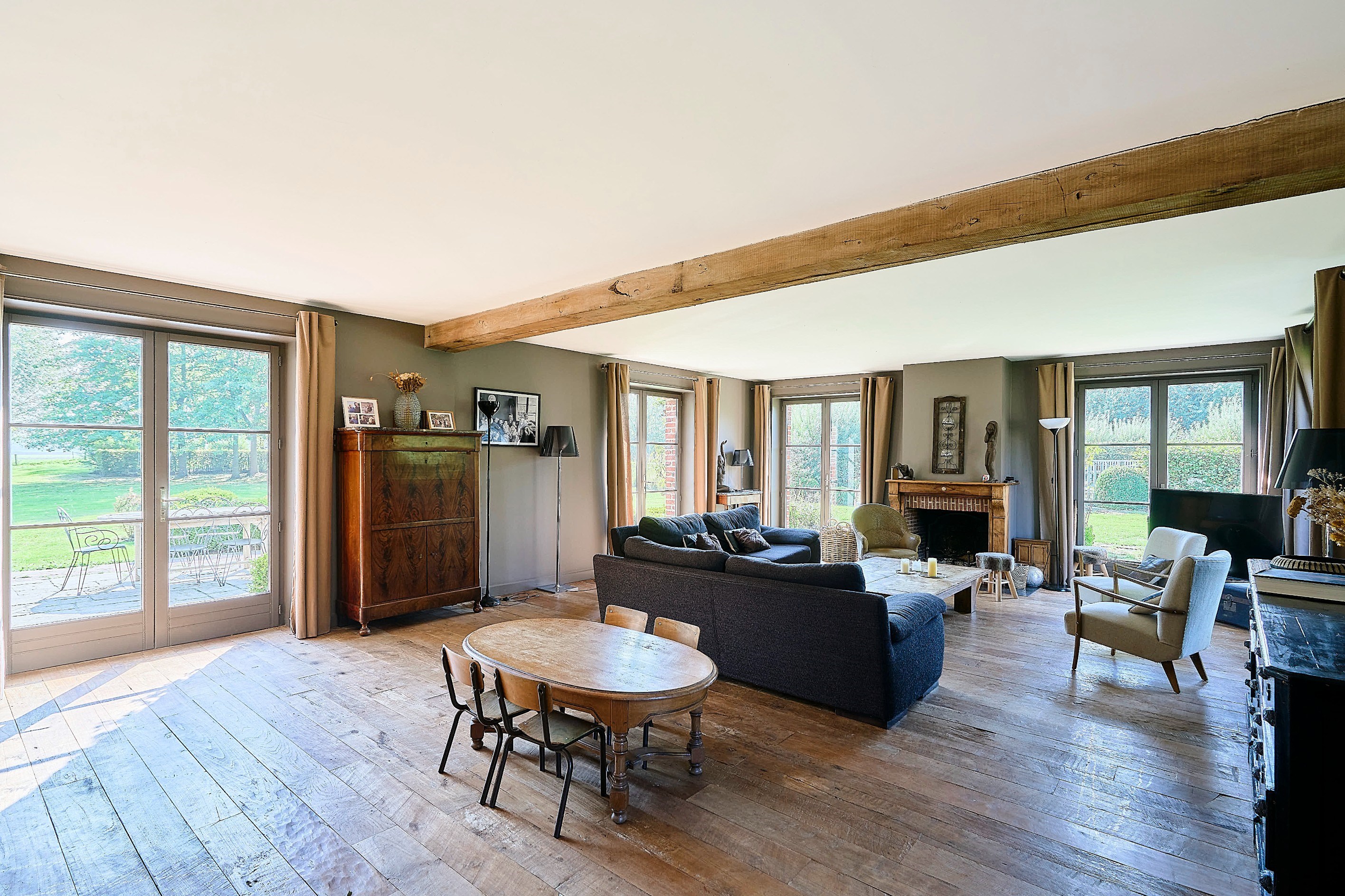  Substantial Property in Roncq Centre Ville - 300m² Living Space on 10,000m² Land - 物件實景