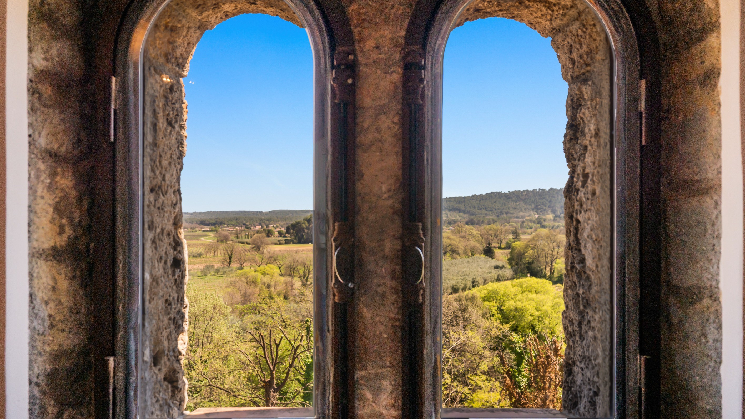  A Medieval Tower Reimagined as an Exceptional Residence - 物件實景