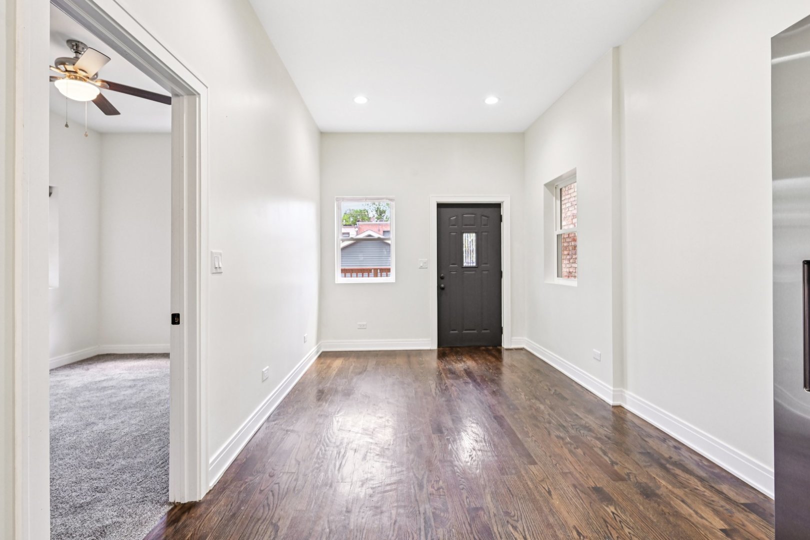 Chicago, Illinois, 60637, United States, 4 Bedrooms Bedrooms, ,4 BathroomsBathrooms,Residential,For Sale,1881153