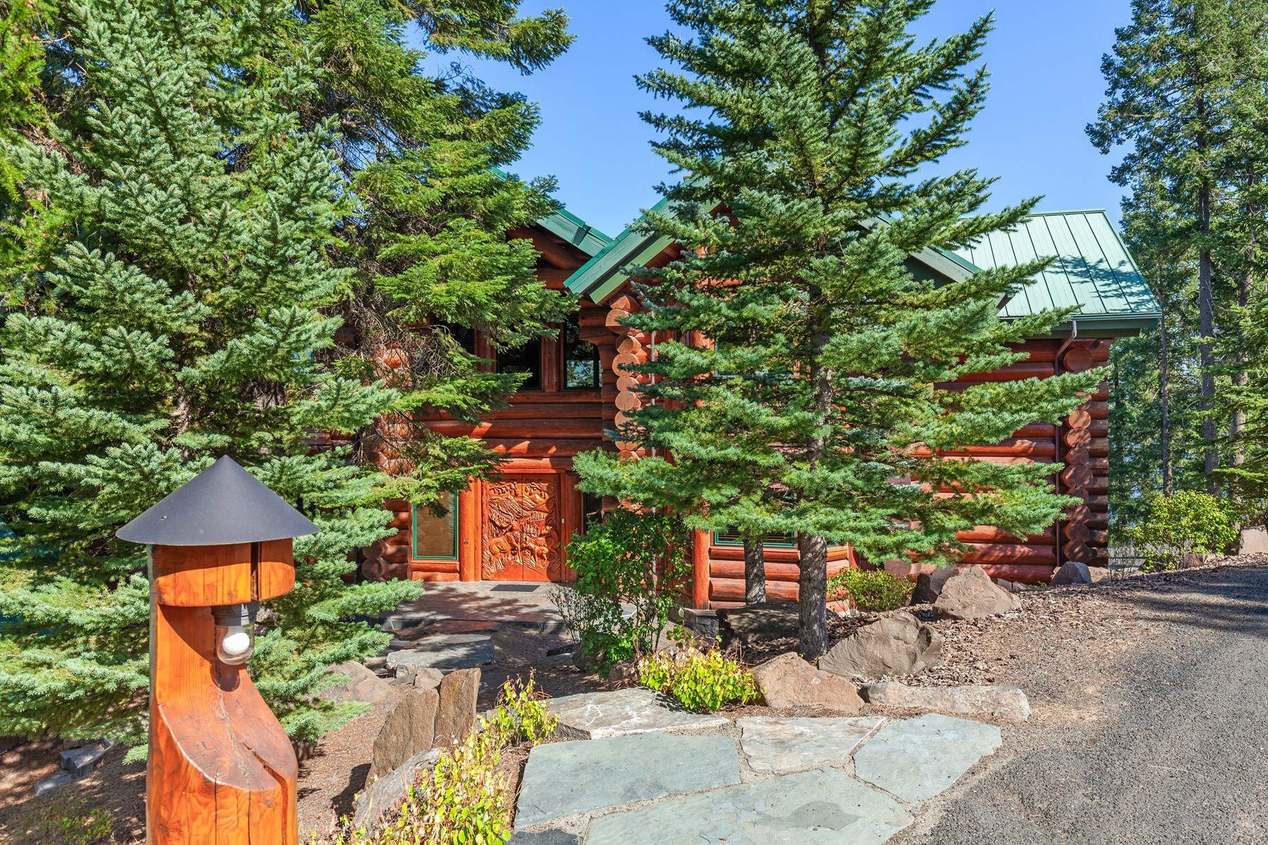  Log Estate overlooking Lake Coeur d